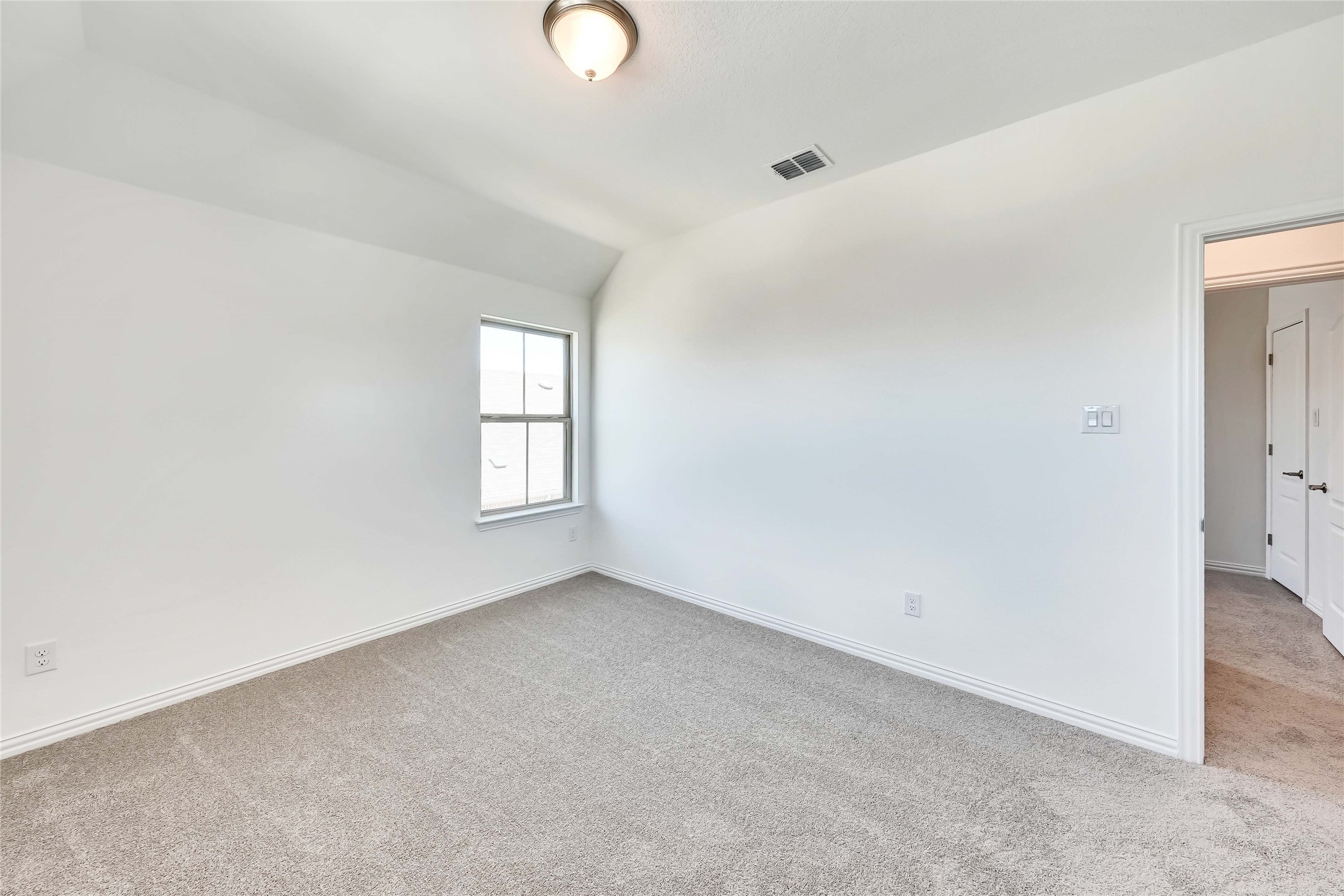 21107 Sunlight Grove Drive Property Photo 10
