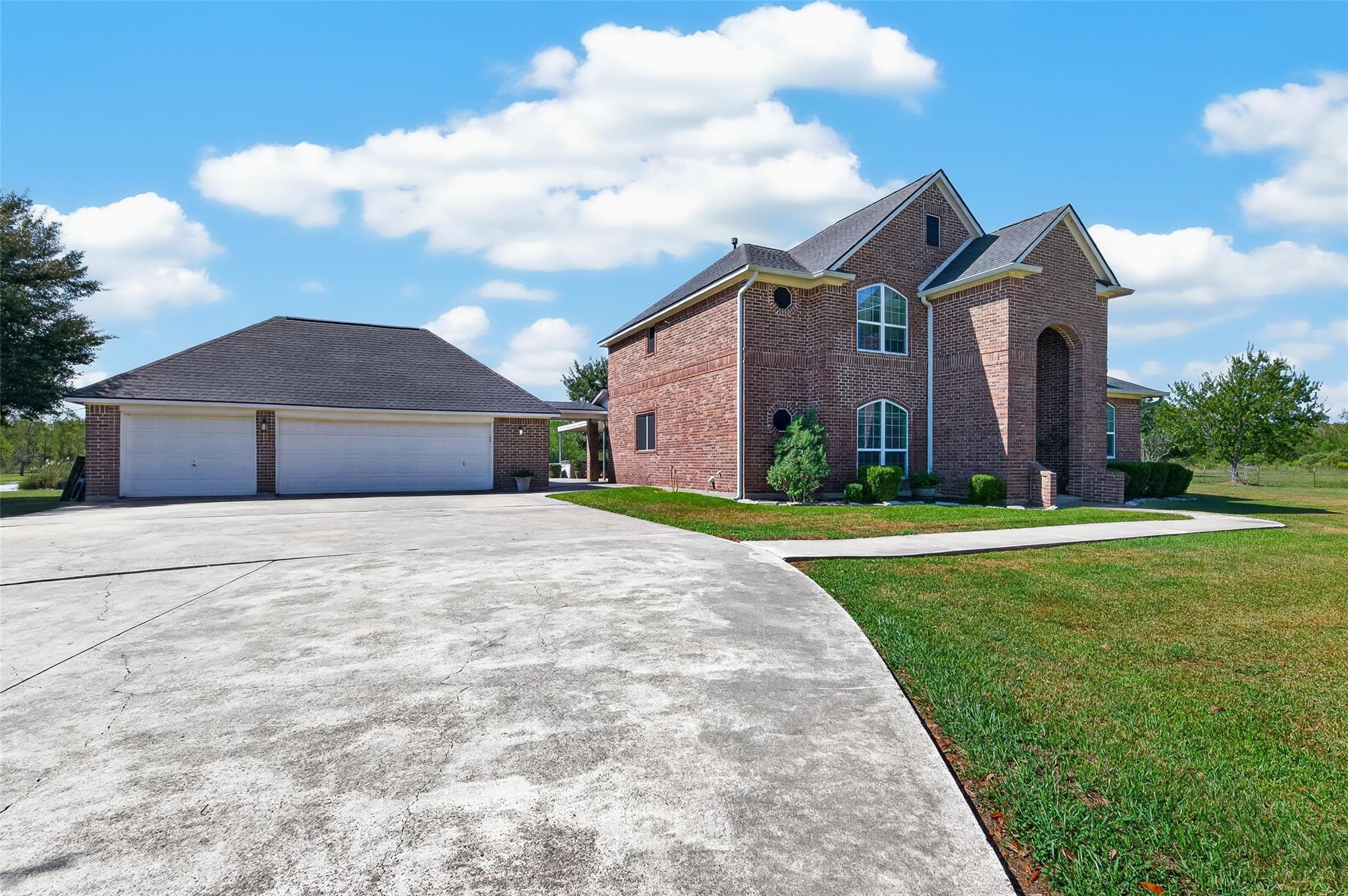 4220 County Road 203, Liverpool Tx 77577 Property Photo 2