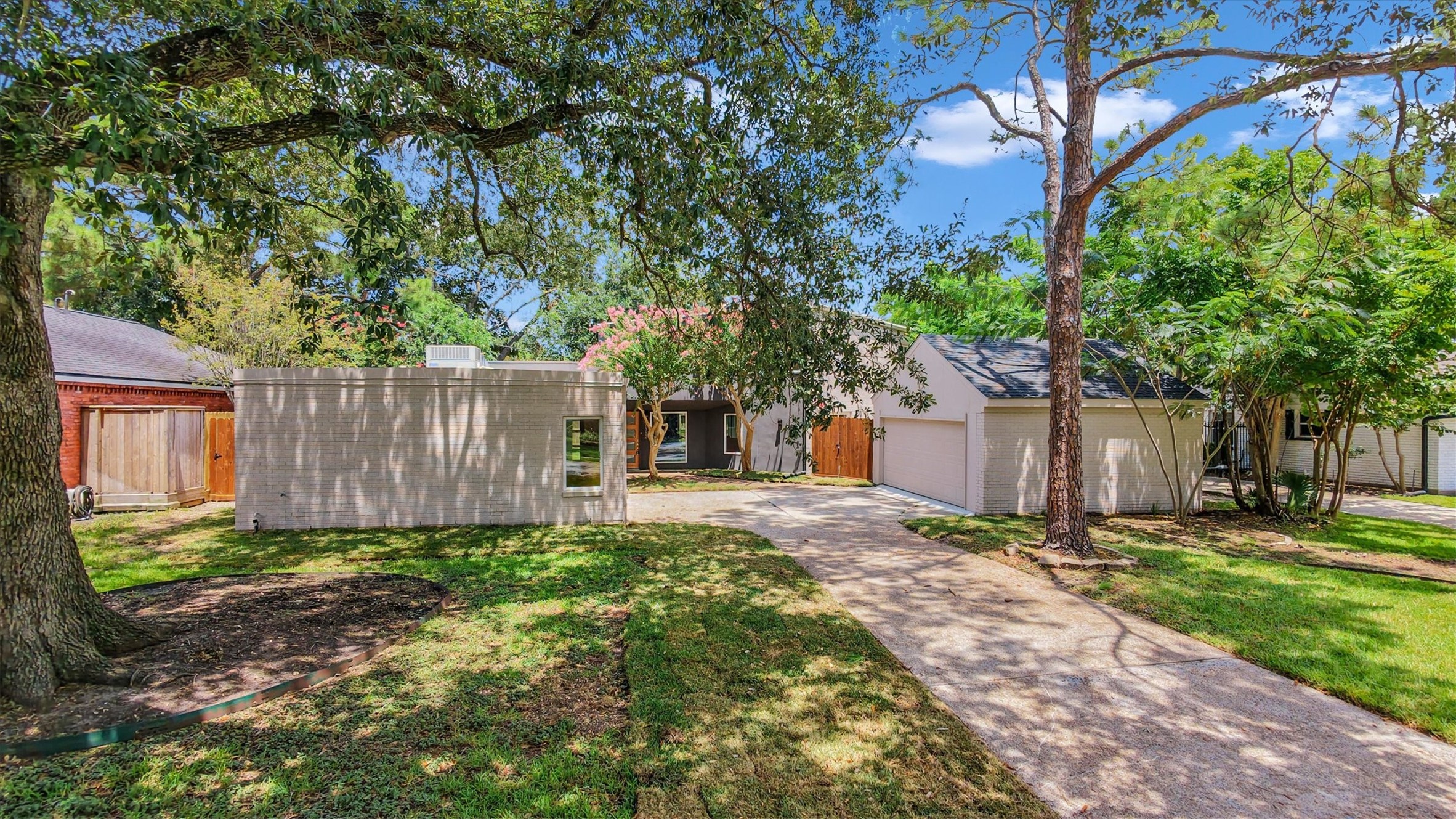 10722 Ella Lee Lane Property Photo 6