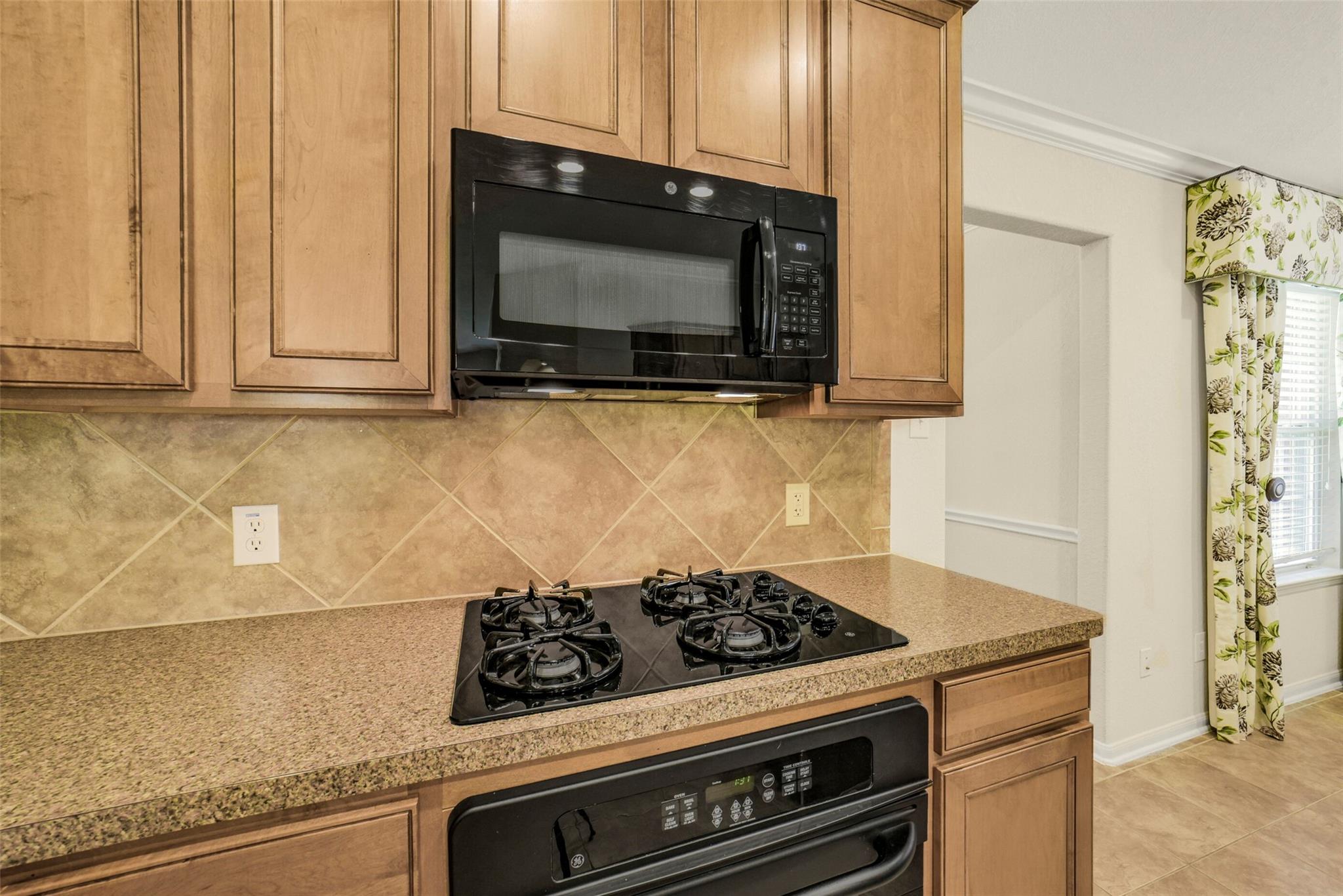 21010 Oakley Hill Court Property Photo 12