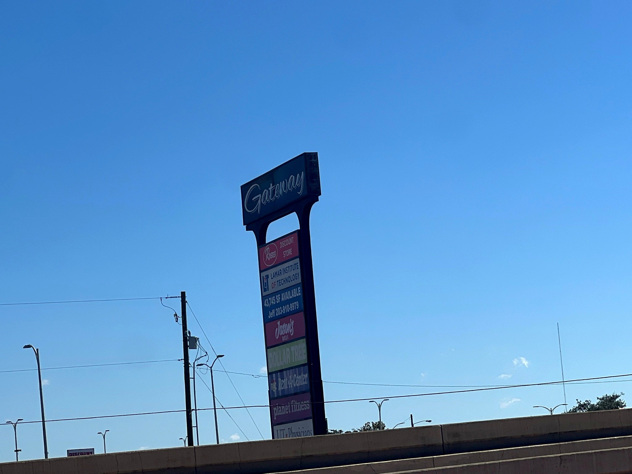 710 Interstate 10 S Property Photo 4