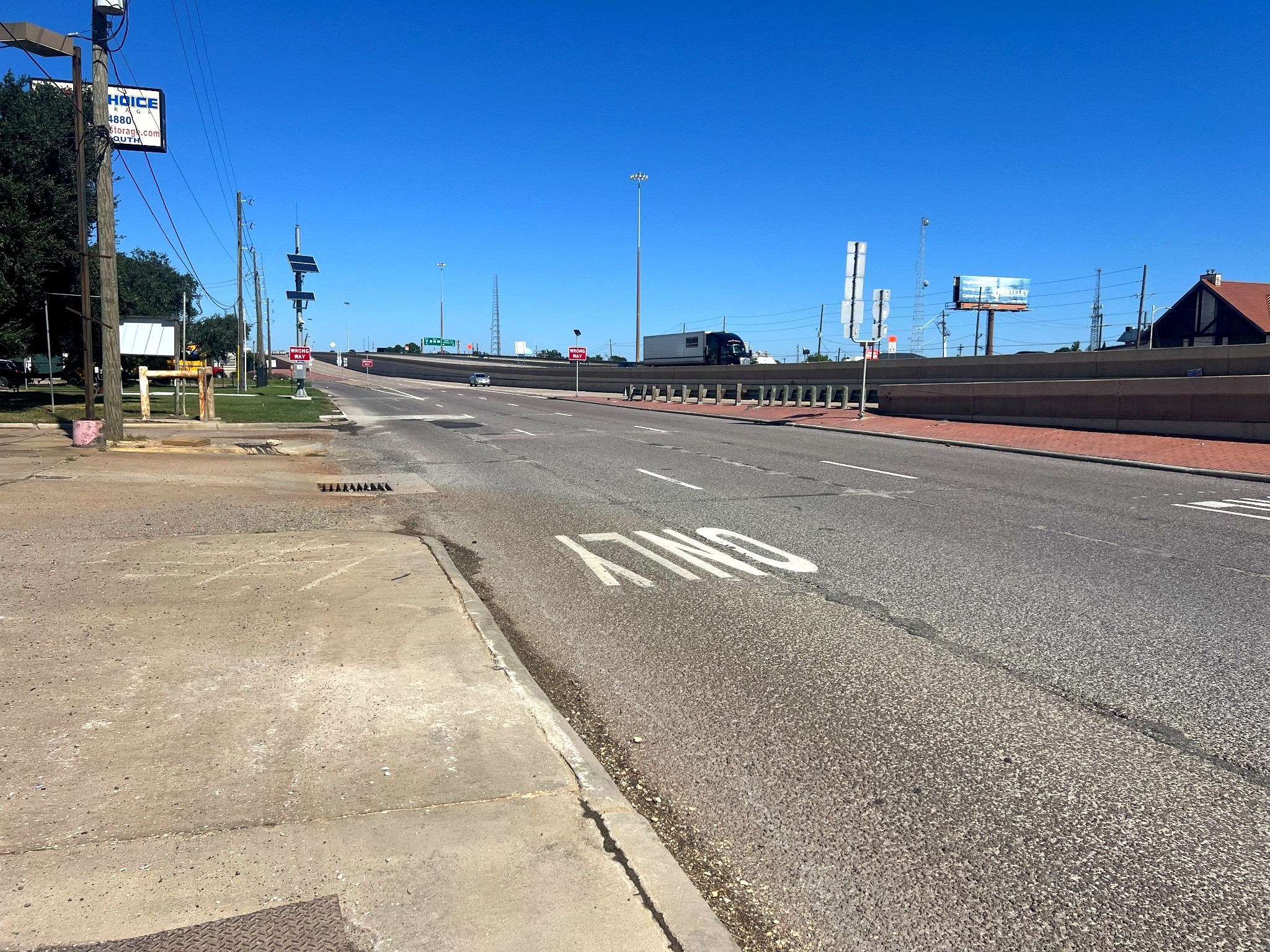 710 Interstate 10 S Property Photo 10
