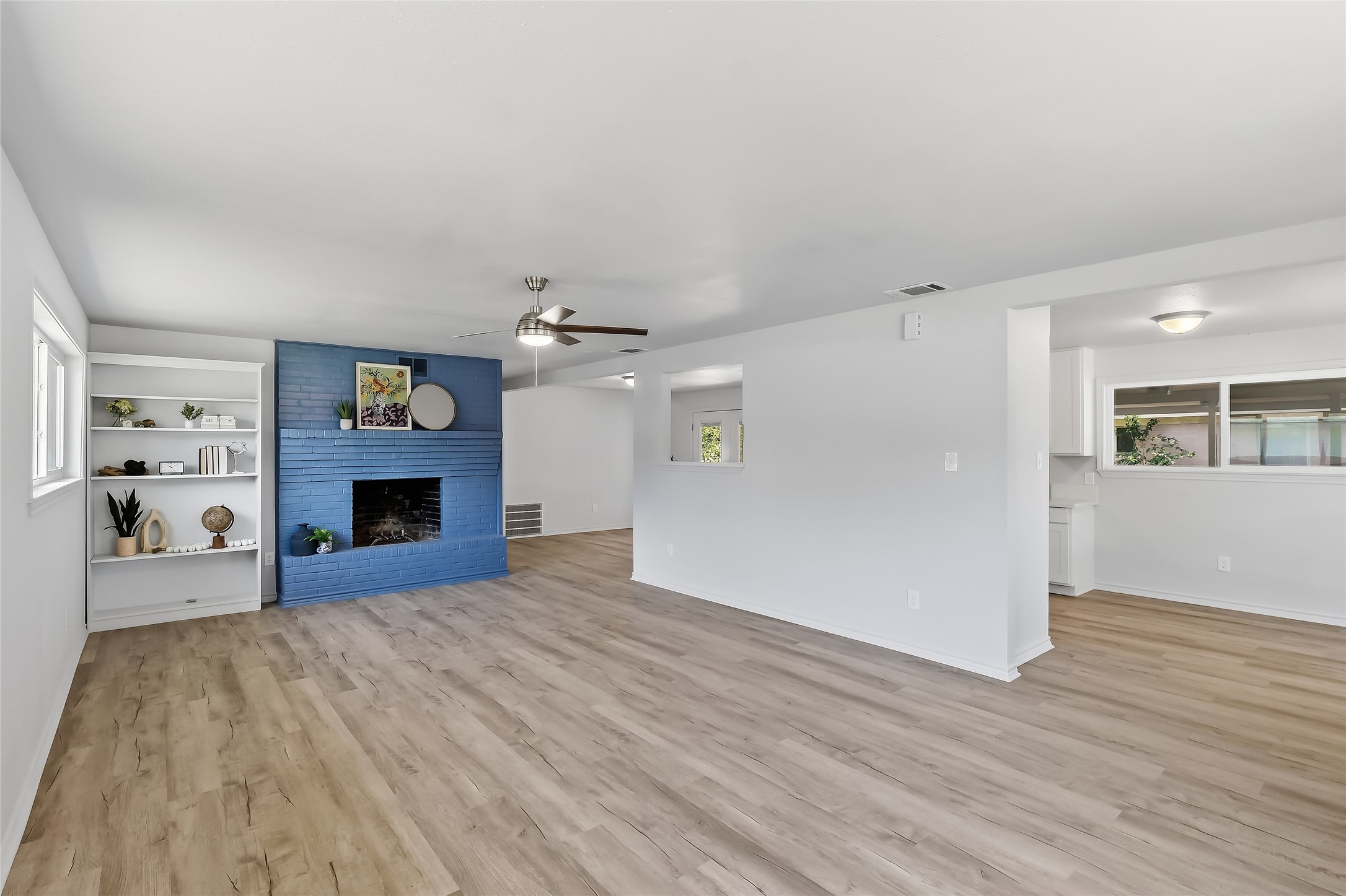 1916 Vinewood Drive Property Photo 8