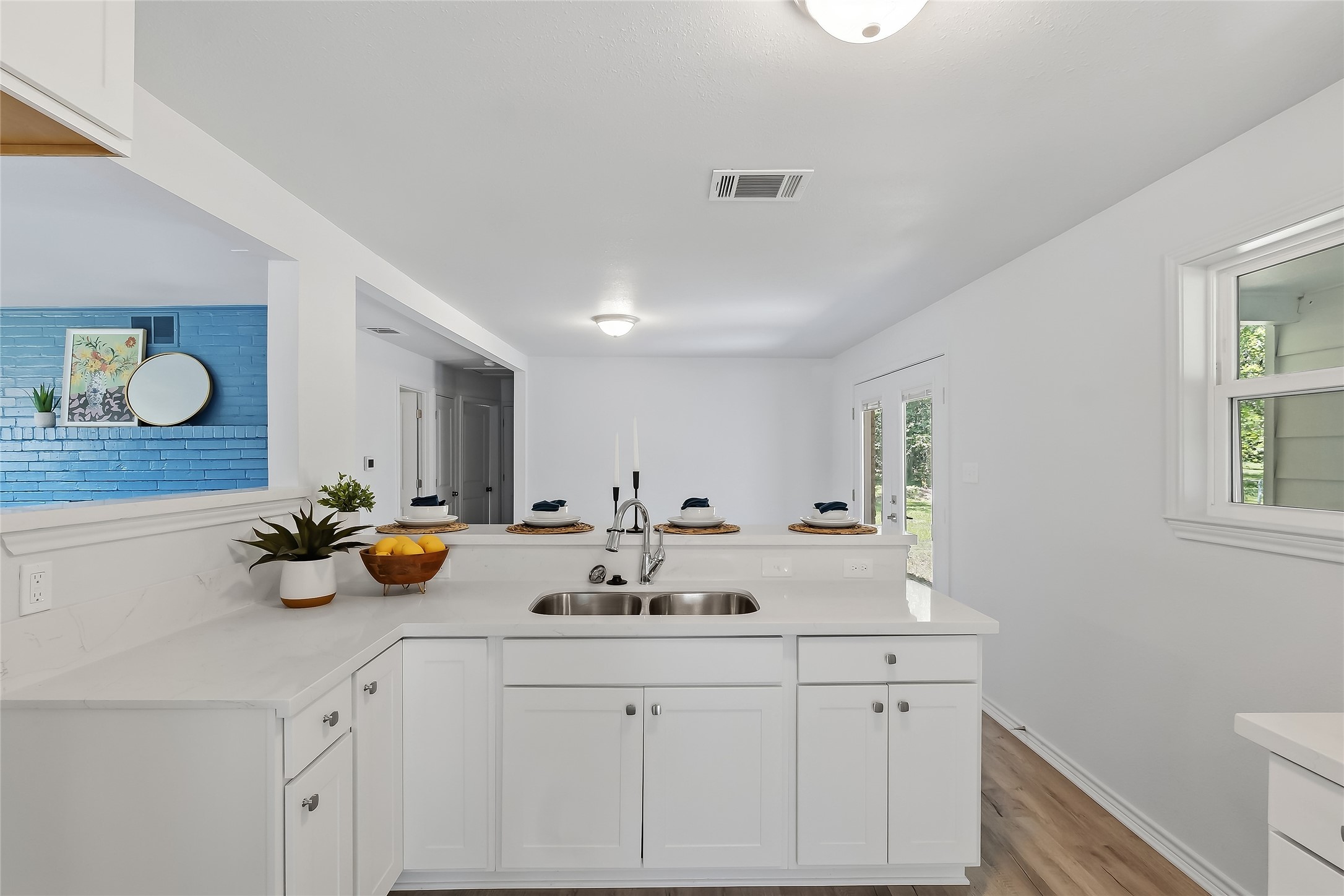 1916 Vinewood Drive Property Photo 16