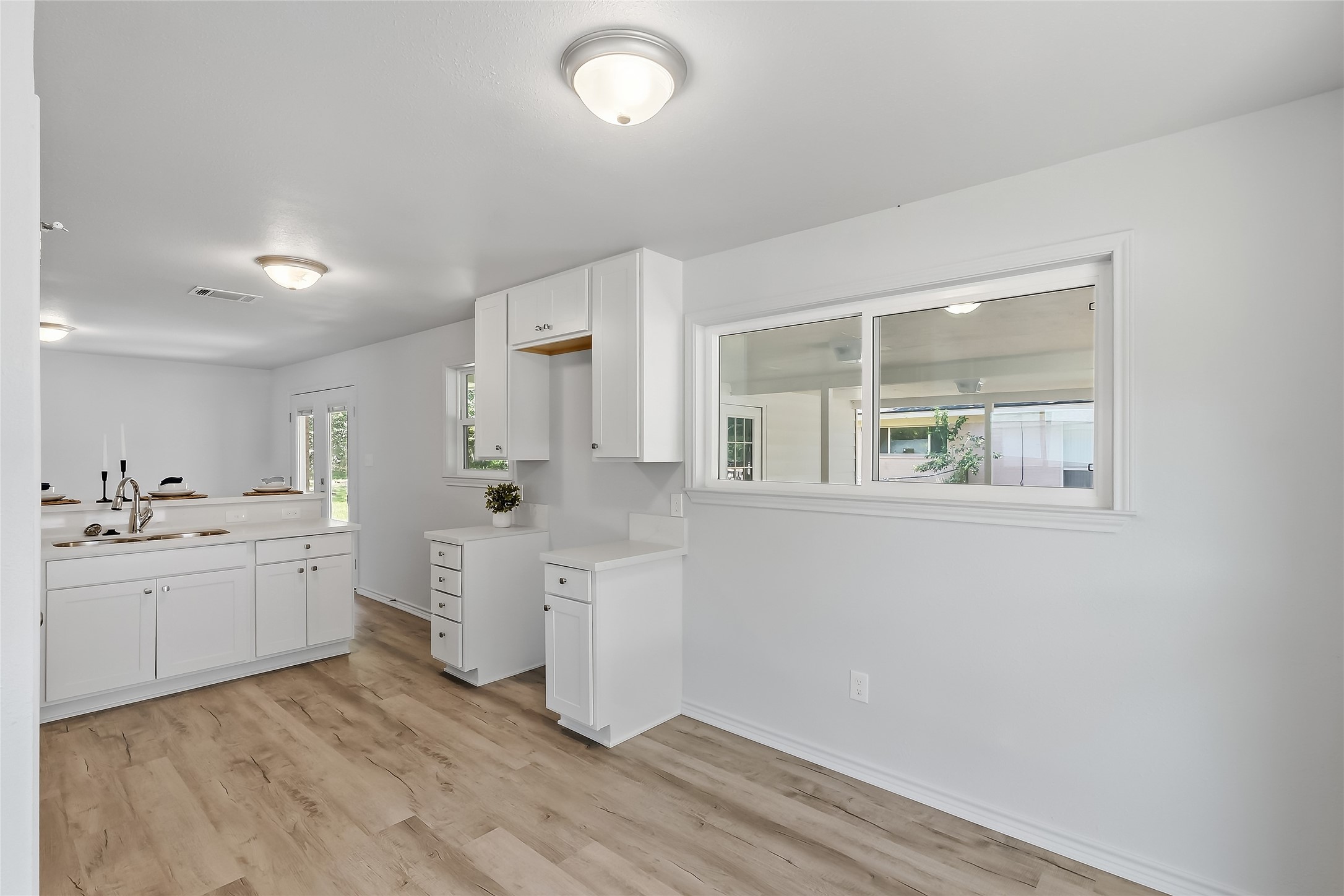 1916 Vinewood Drive Property Photo 17