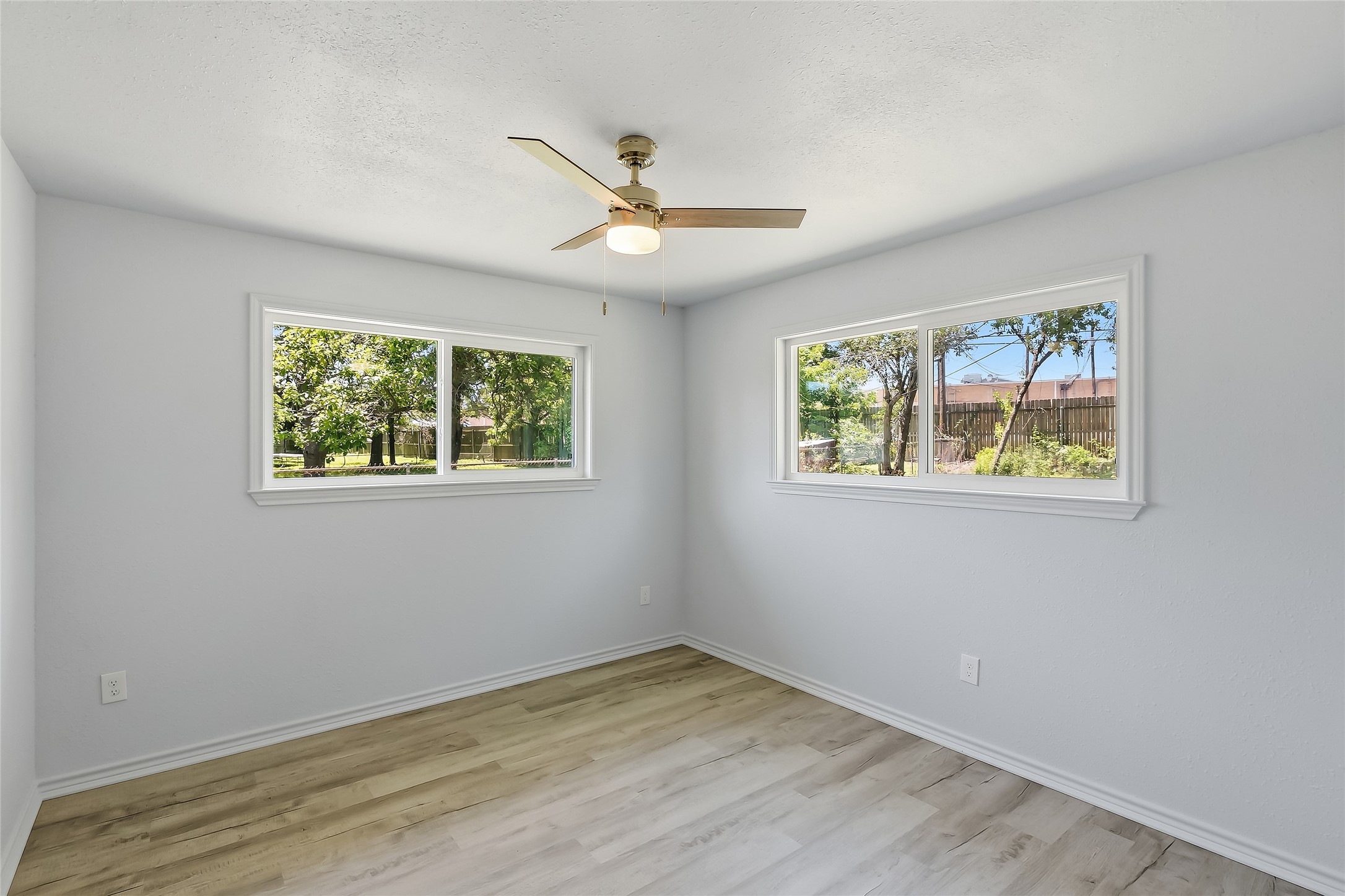 1916 Vinewood Drive Property Photo 22