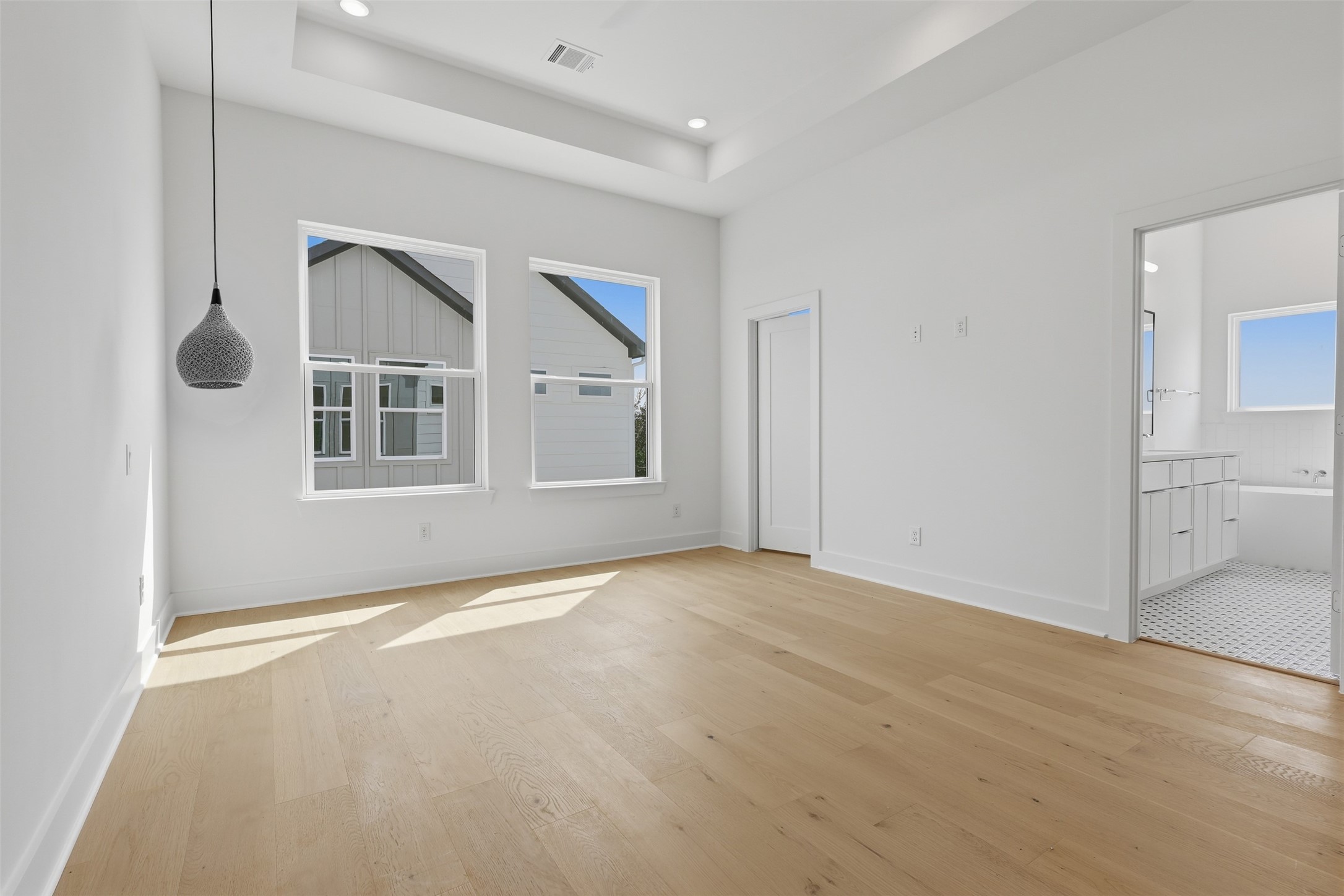 904 Kern Street C Property Photo 8