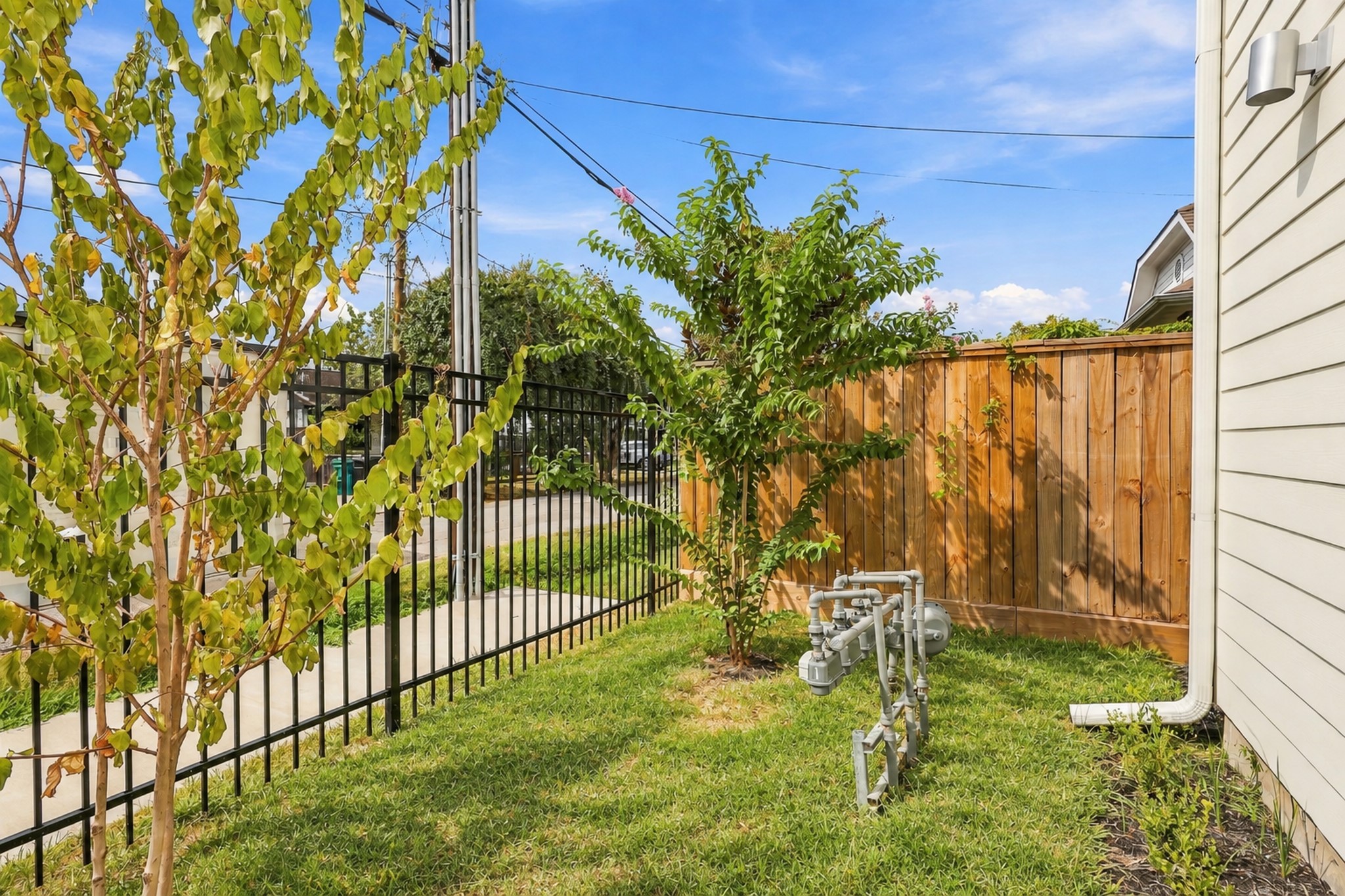 904 Kern Street C Property Photo 18