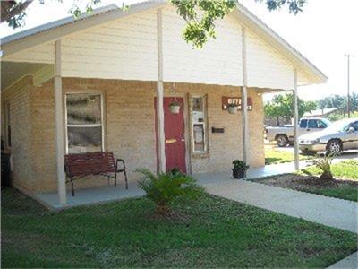 404 Medina Property Photo 2