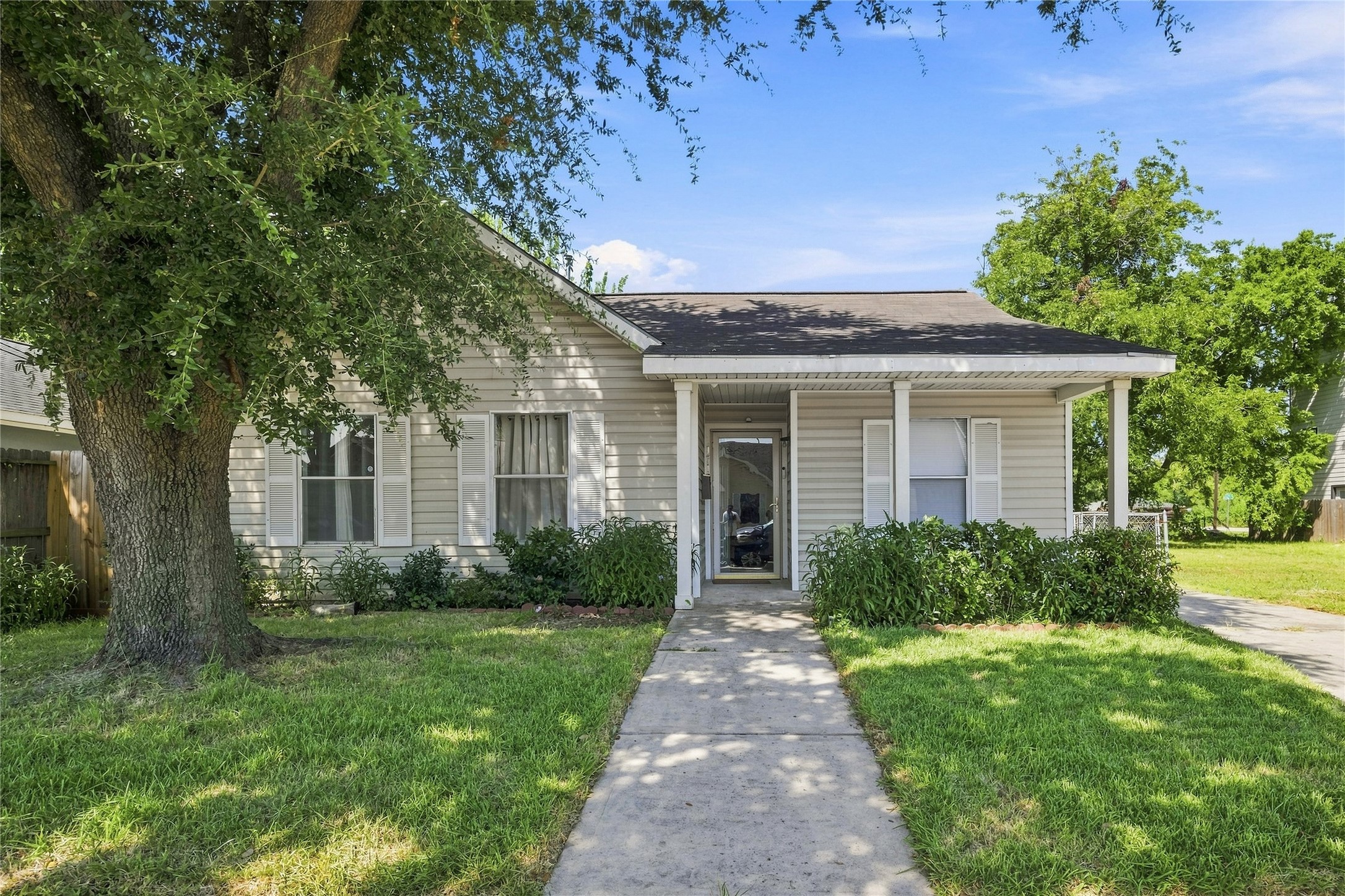 1715 Brewster Street Property Photo 1
