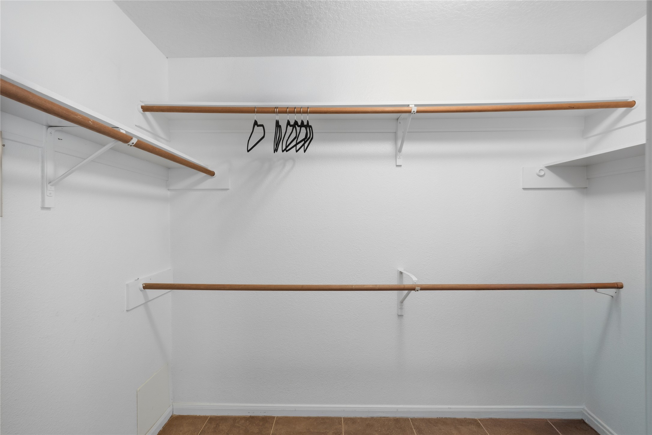 1715 Brewster Street Property Photo 23
