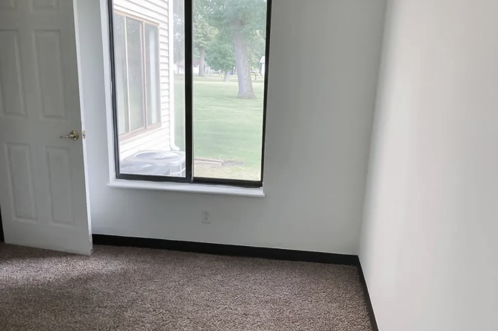 505 Oakview Drive Property Photo 4