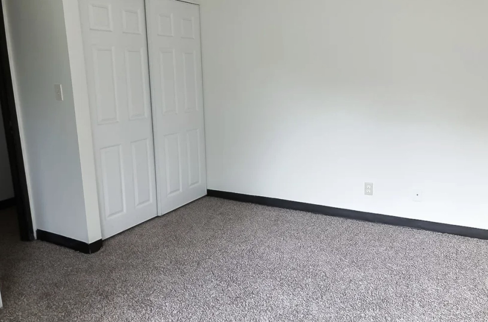505 Oakview Drive Property Photo 5