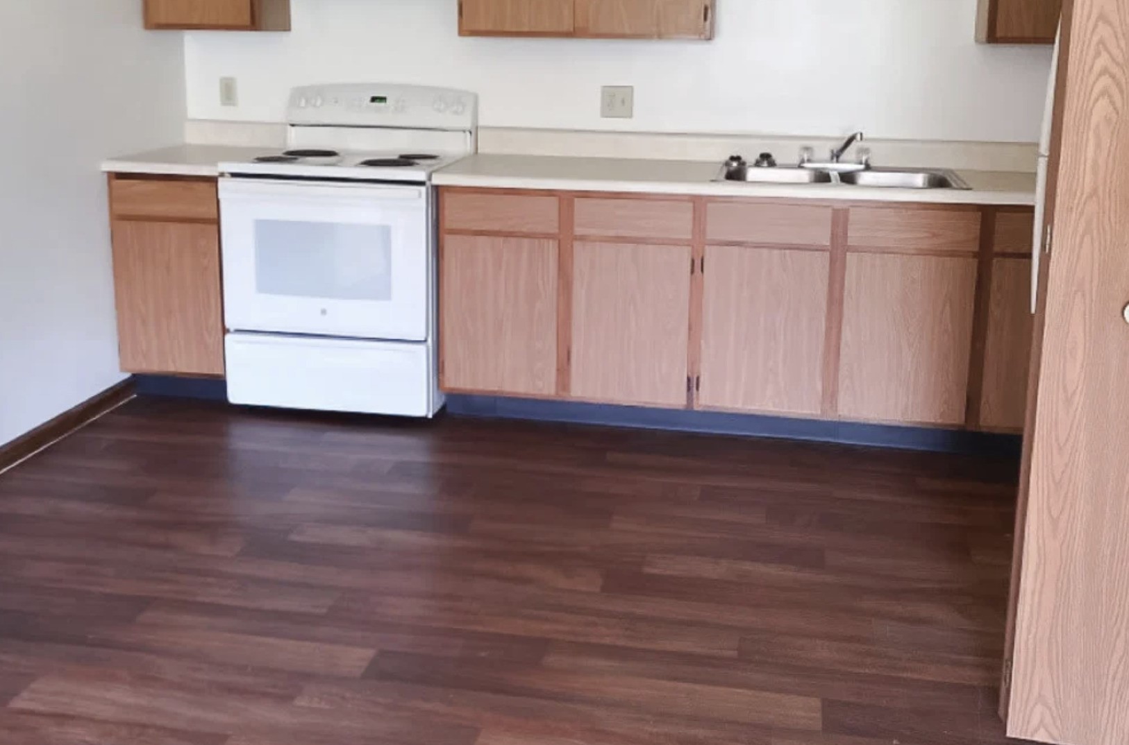 505 Oakview Drive Property Photo 8
