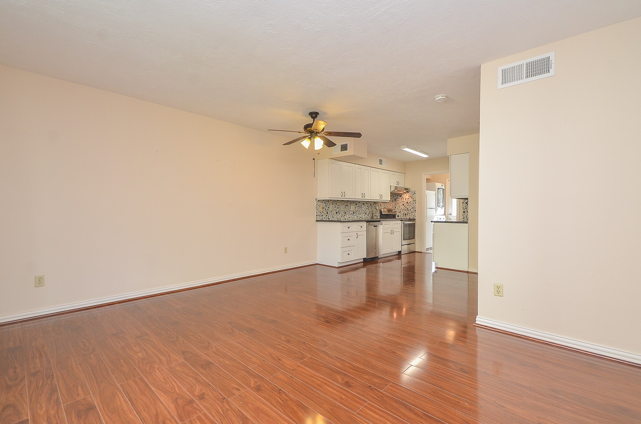 2209 Bauer Drive B Property Photo 3