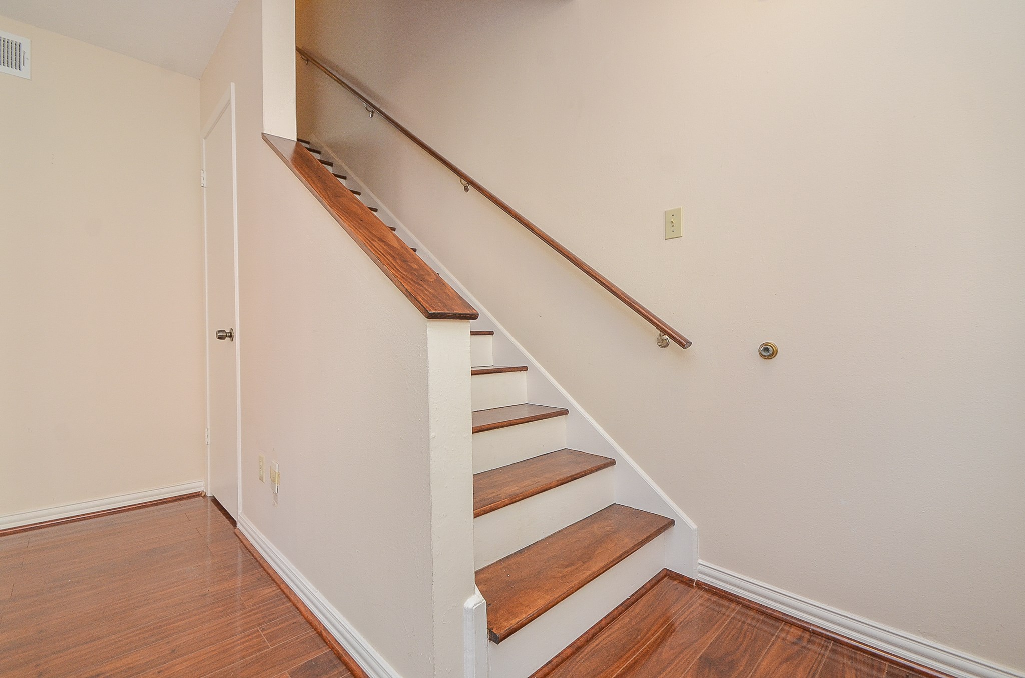 2209 Bauer Drive B Property Photo 6