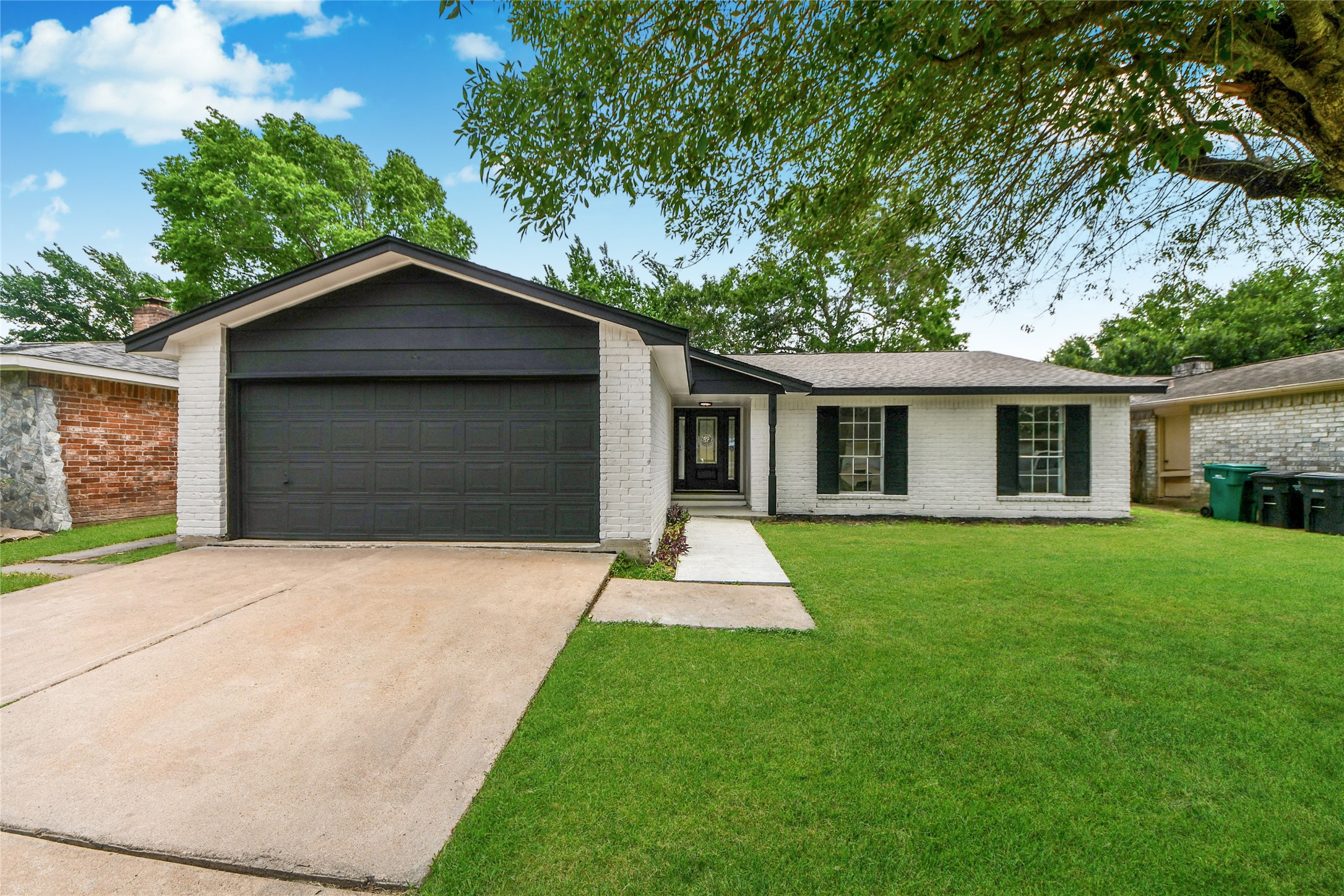10415 Towne Oak Lane Property Photo 1
