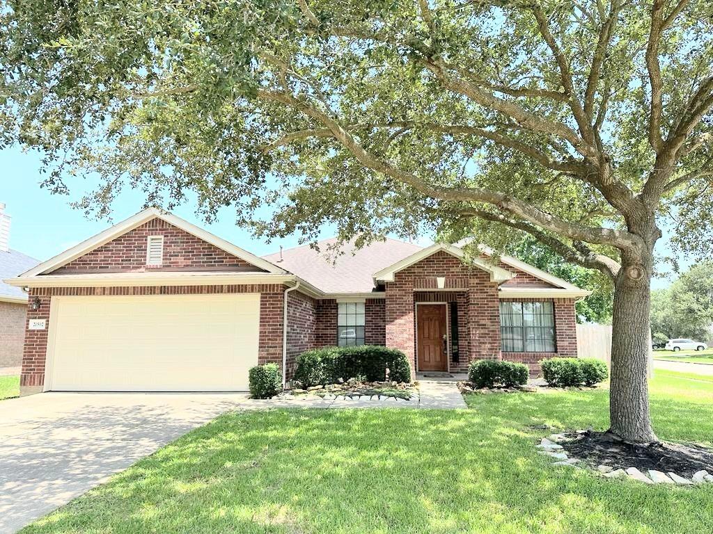 21502 Oakbridge Park Lane Property Photo 1