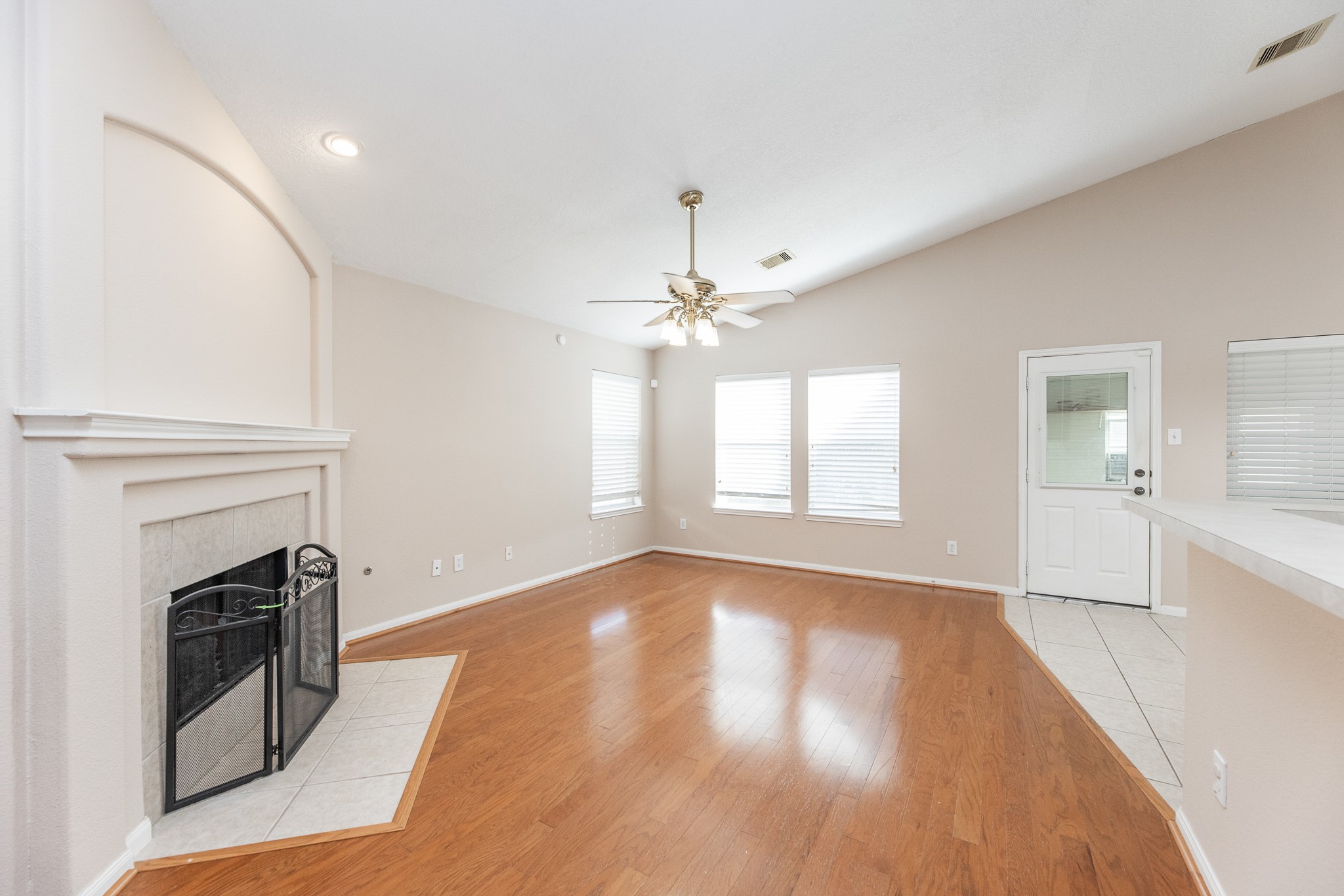 25219 Spring Iris Lane Property Photo 9
