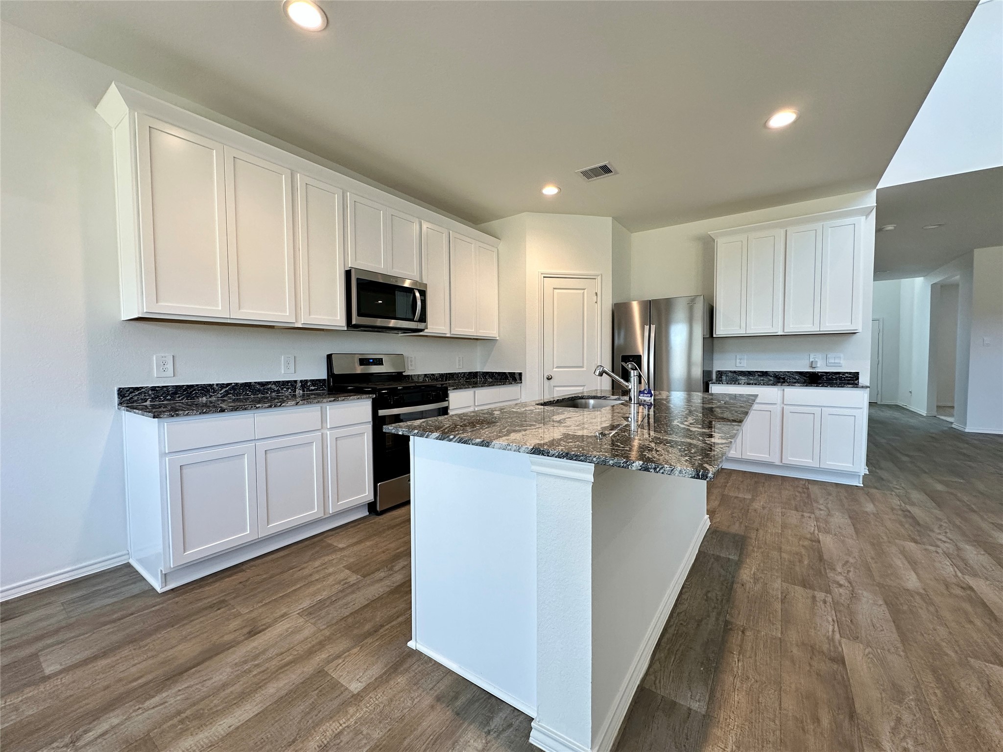 2929 Bur Landing Lane Property Photo 3