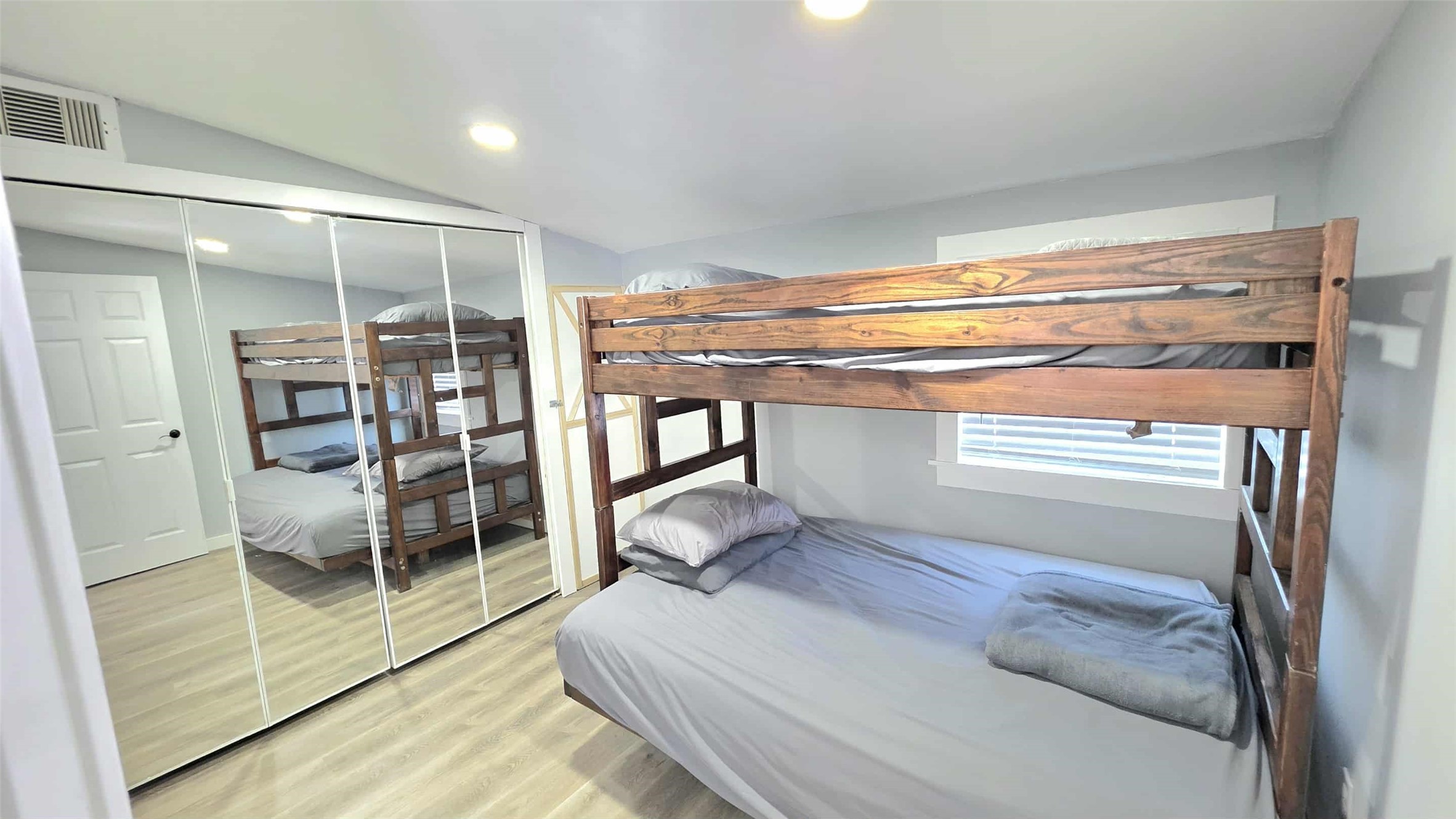 16623 Jolly Roger Road Property Photo 16