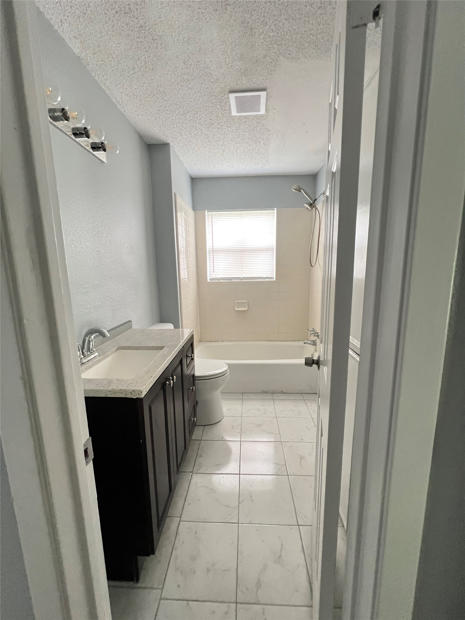 5522 Lakefield Drive Property Photo 5