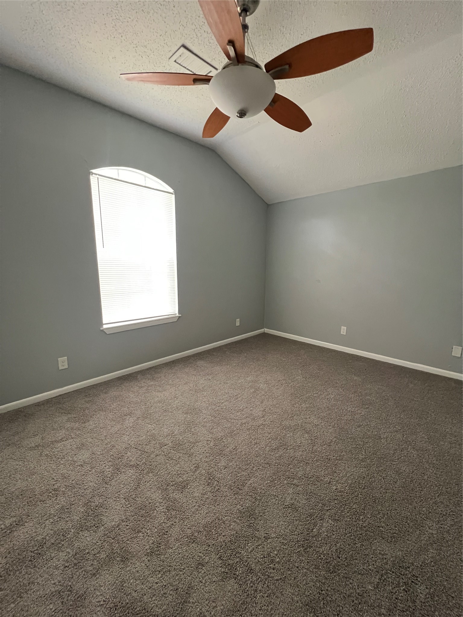 5522 Lakefield Drive Property Photo 6