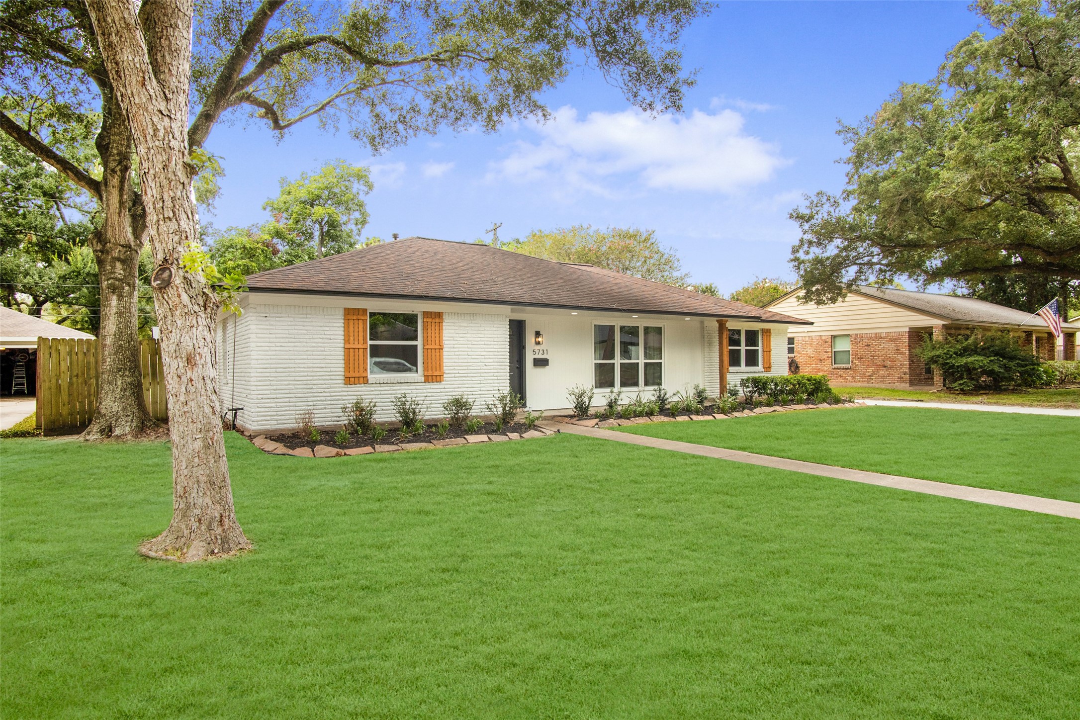 5731 Creekbend Drive Property Photo 5