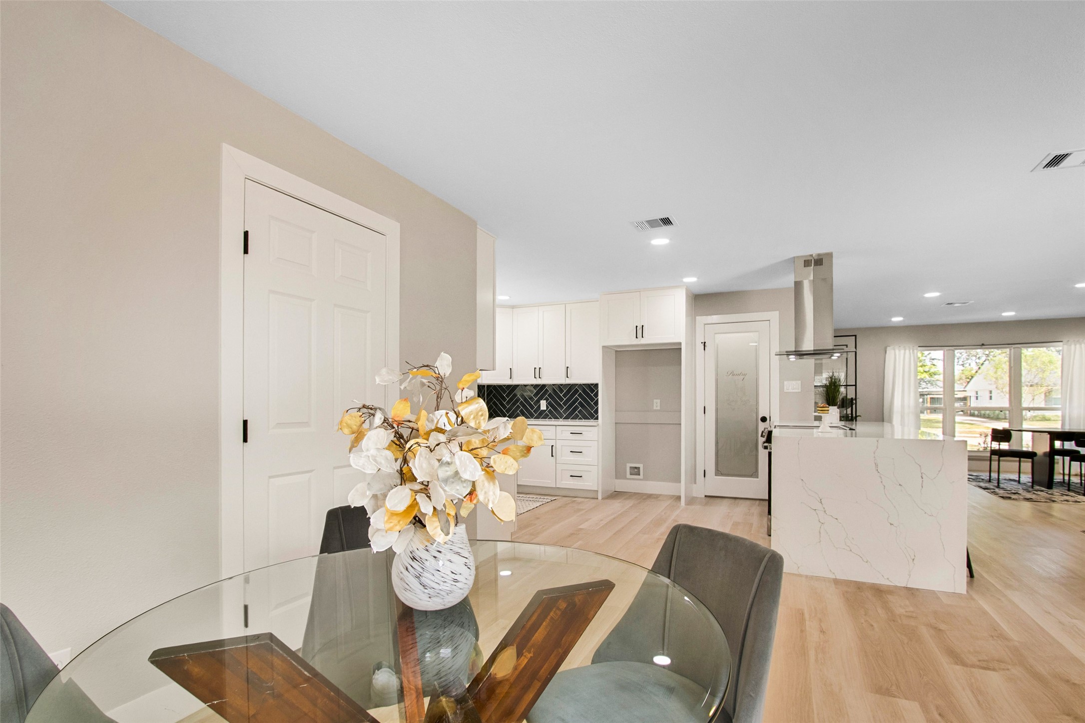 5731 Creekbend Drive Property Photo 18
