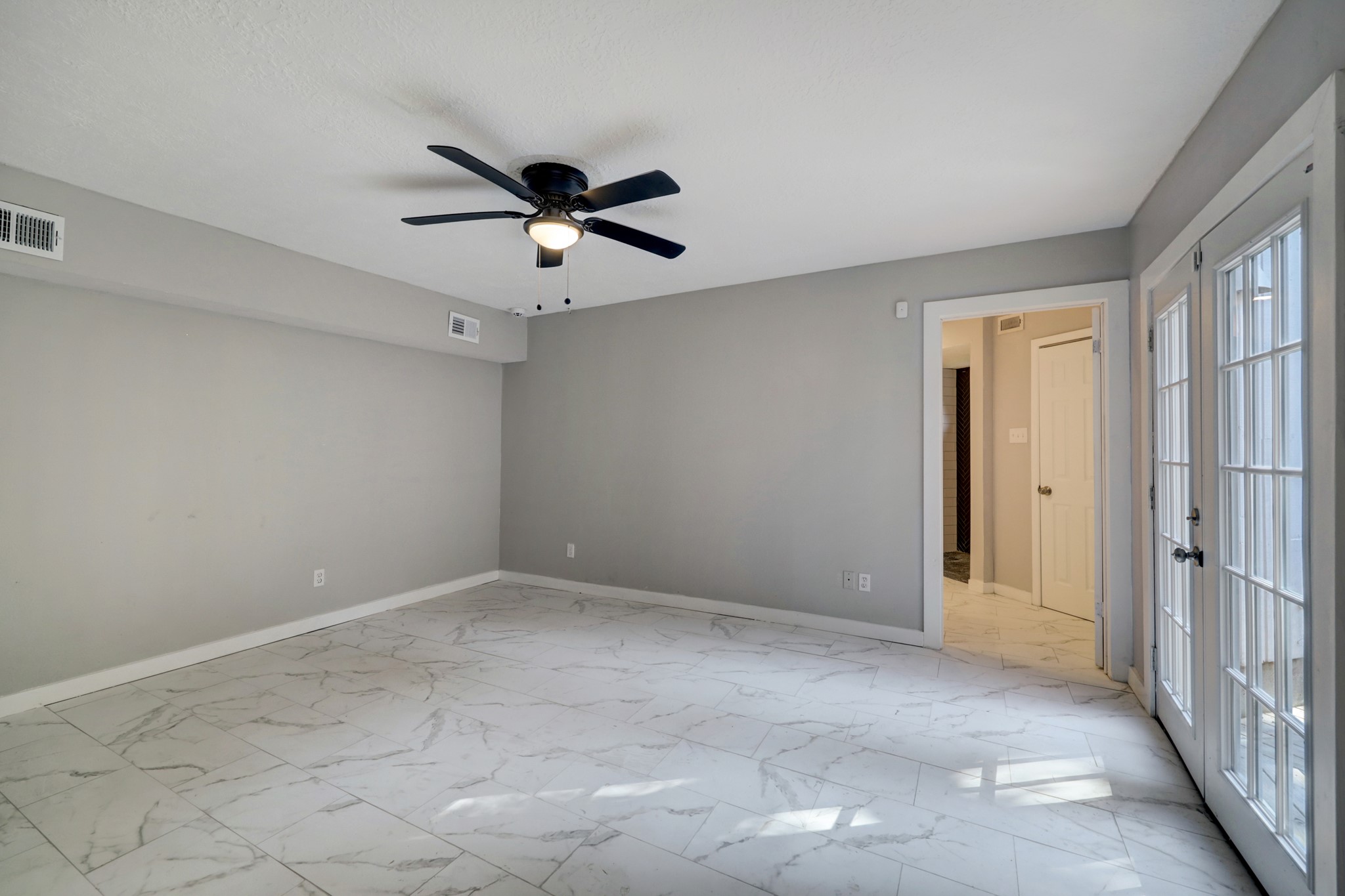20019 Legend Oak Drive Property Photo 14