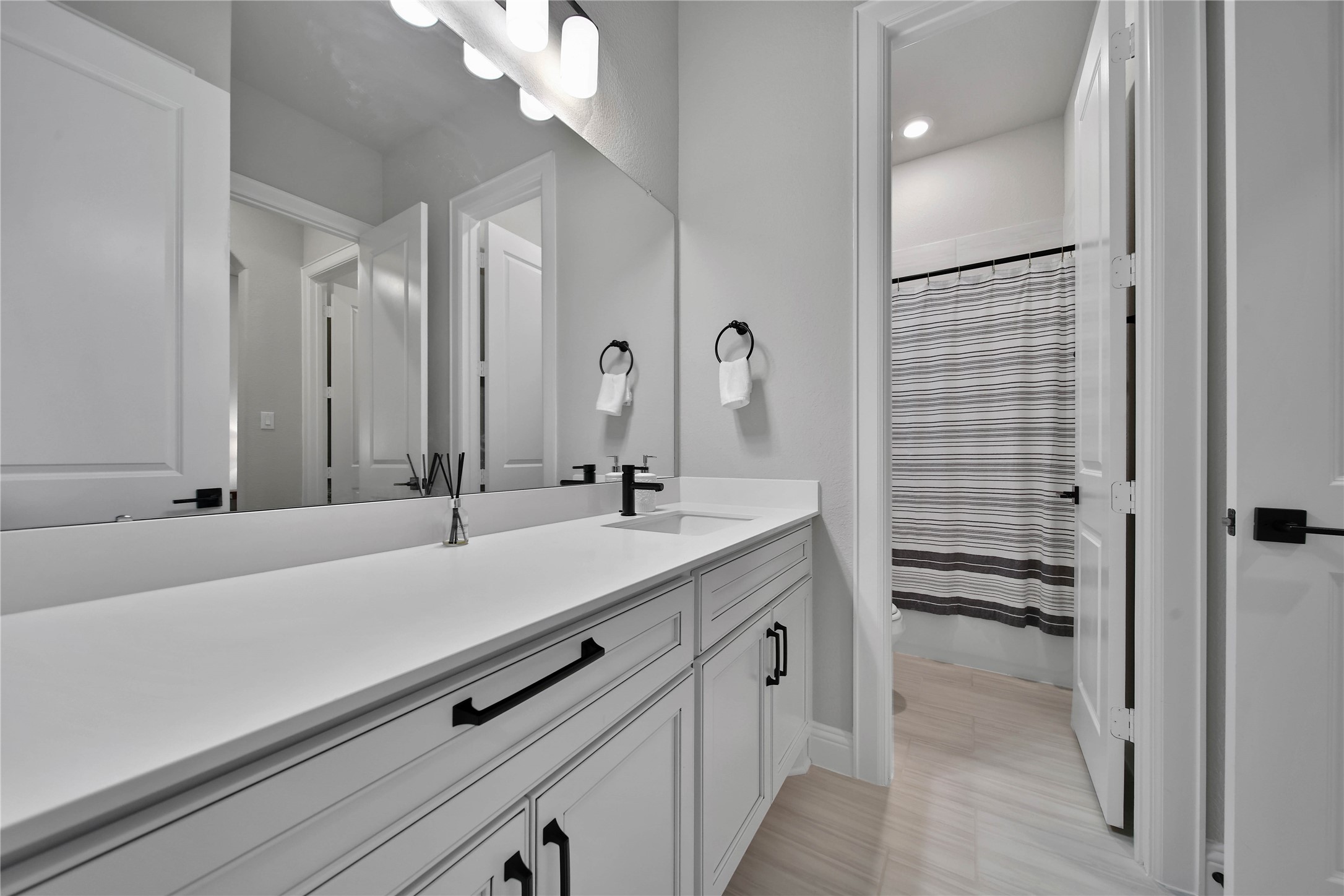 13067 Soaring Forest Drive Property Photo 23