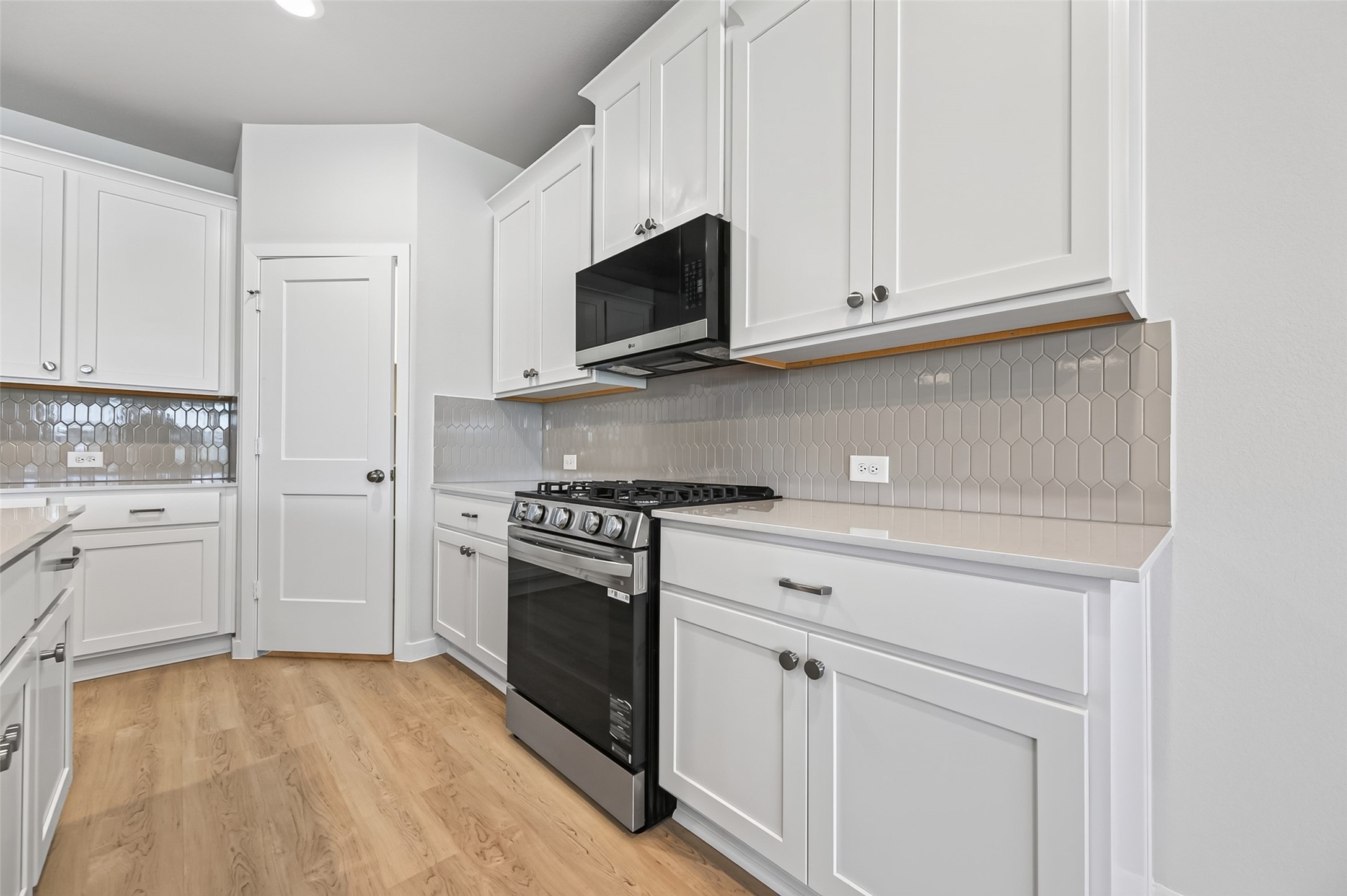 26134 Venus Trap Trail Property Photo 13