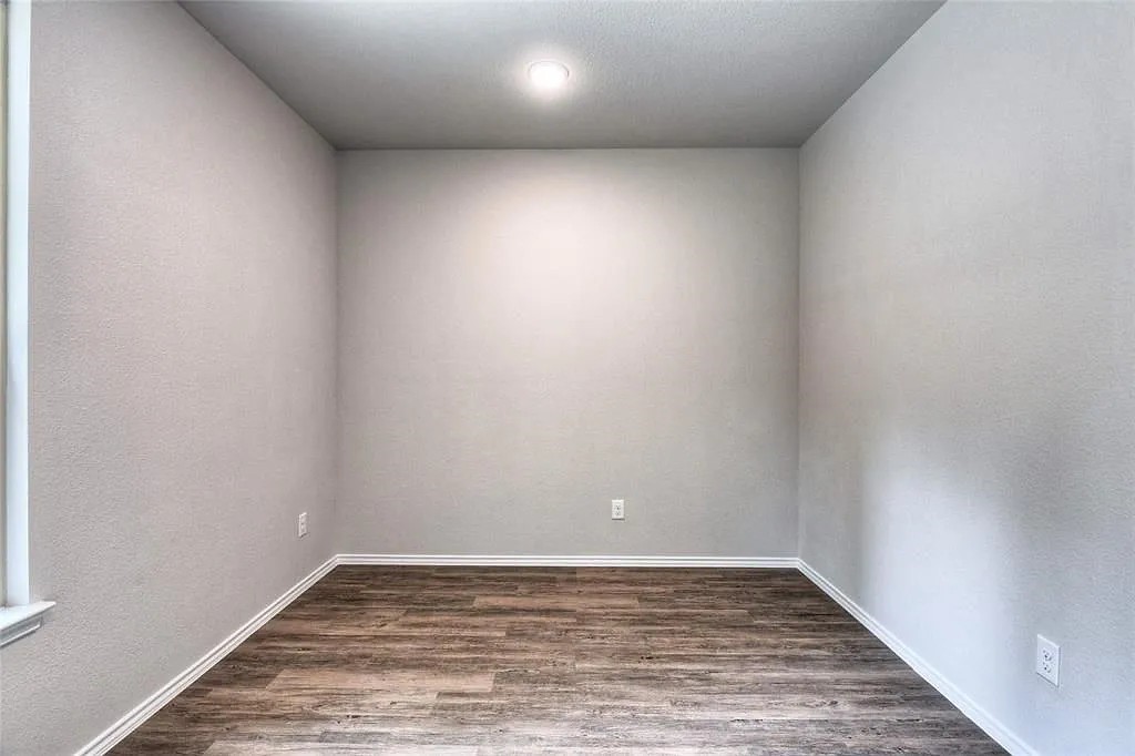 9759 Black Gum Property Photo 5