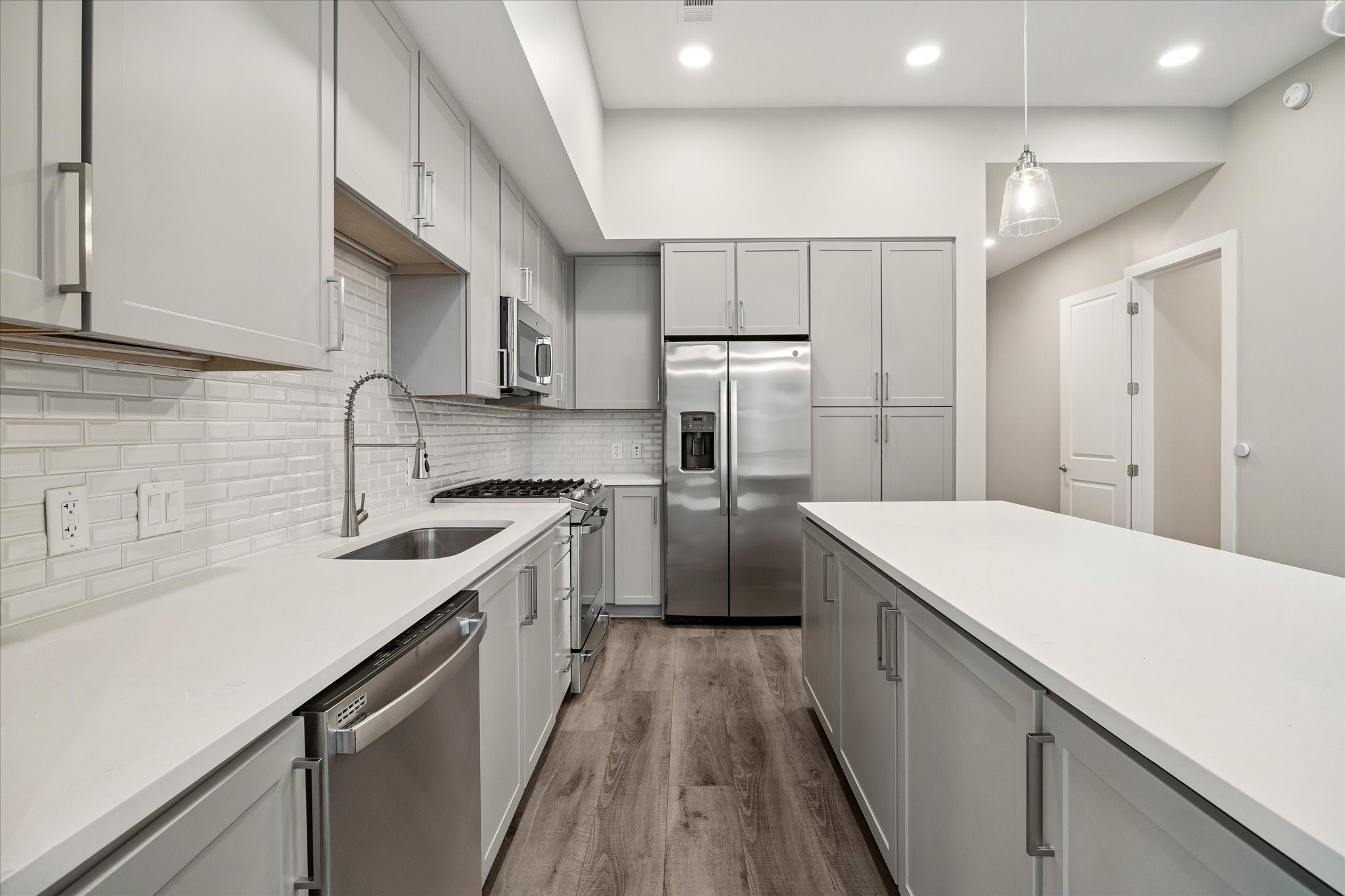 9757 Katy Freeway 2014 Property Photo 2