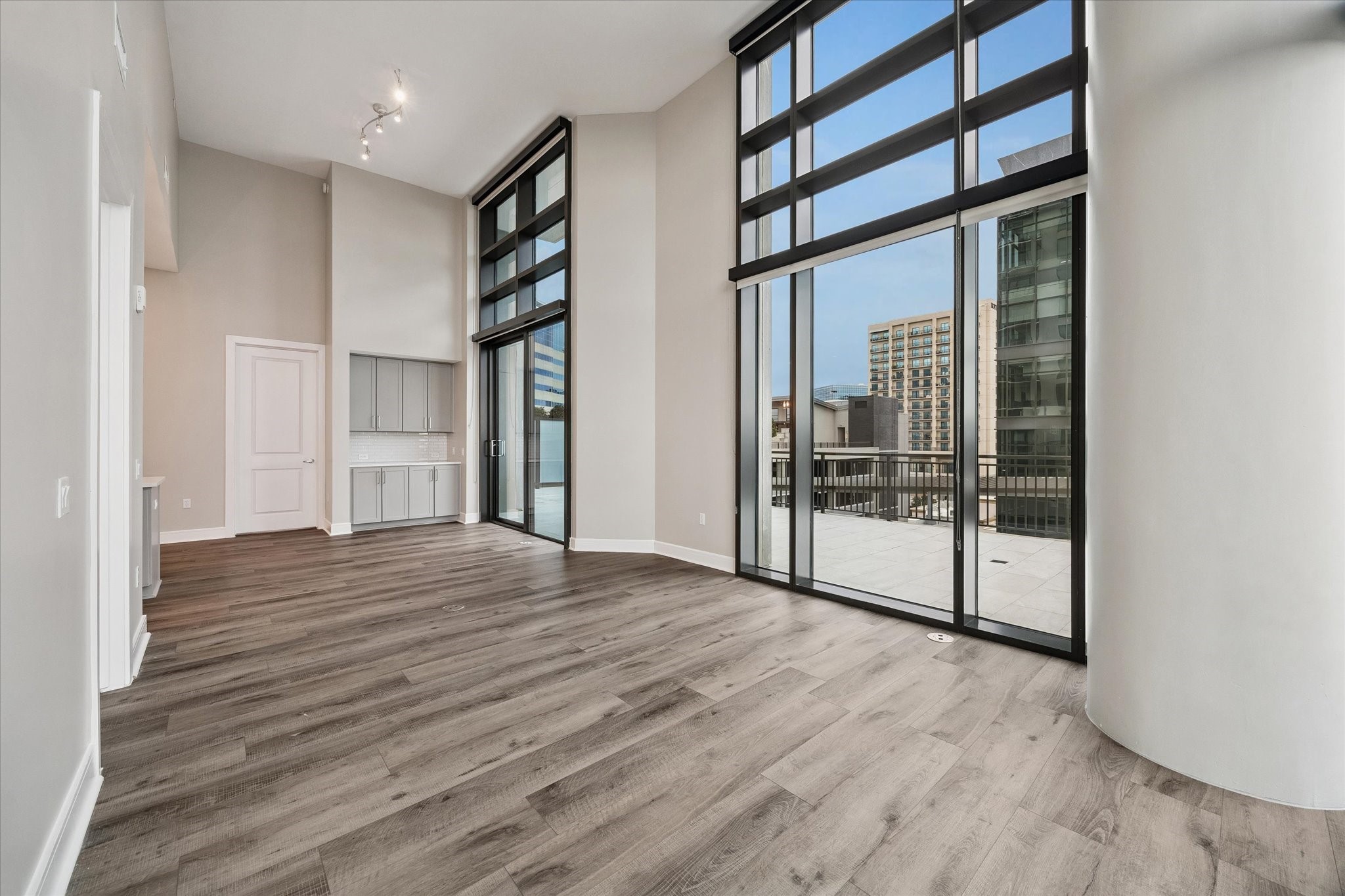 9757 Katy Freeway 2014 Property Photo 7