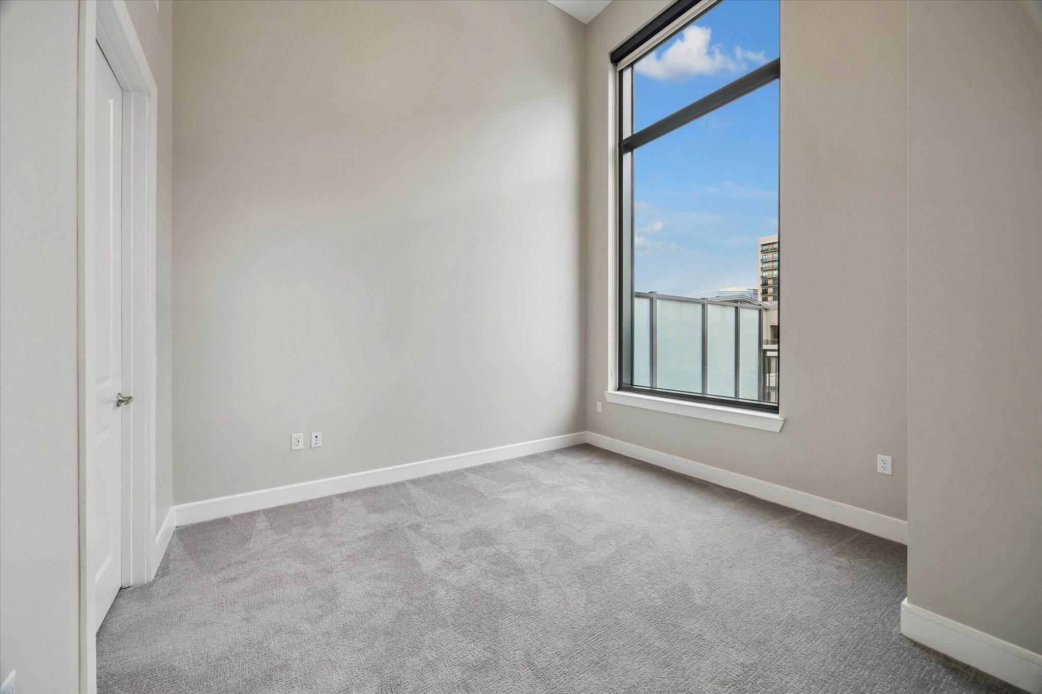 9757 Katy Freeway 2014 Property Photo 8