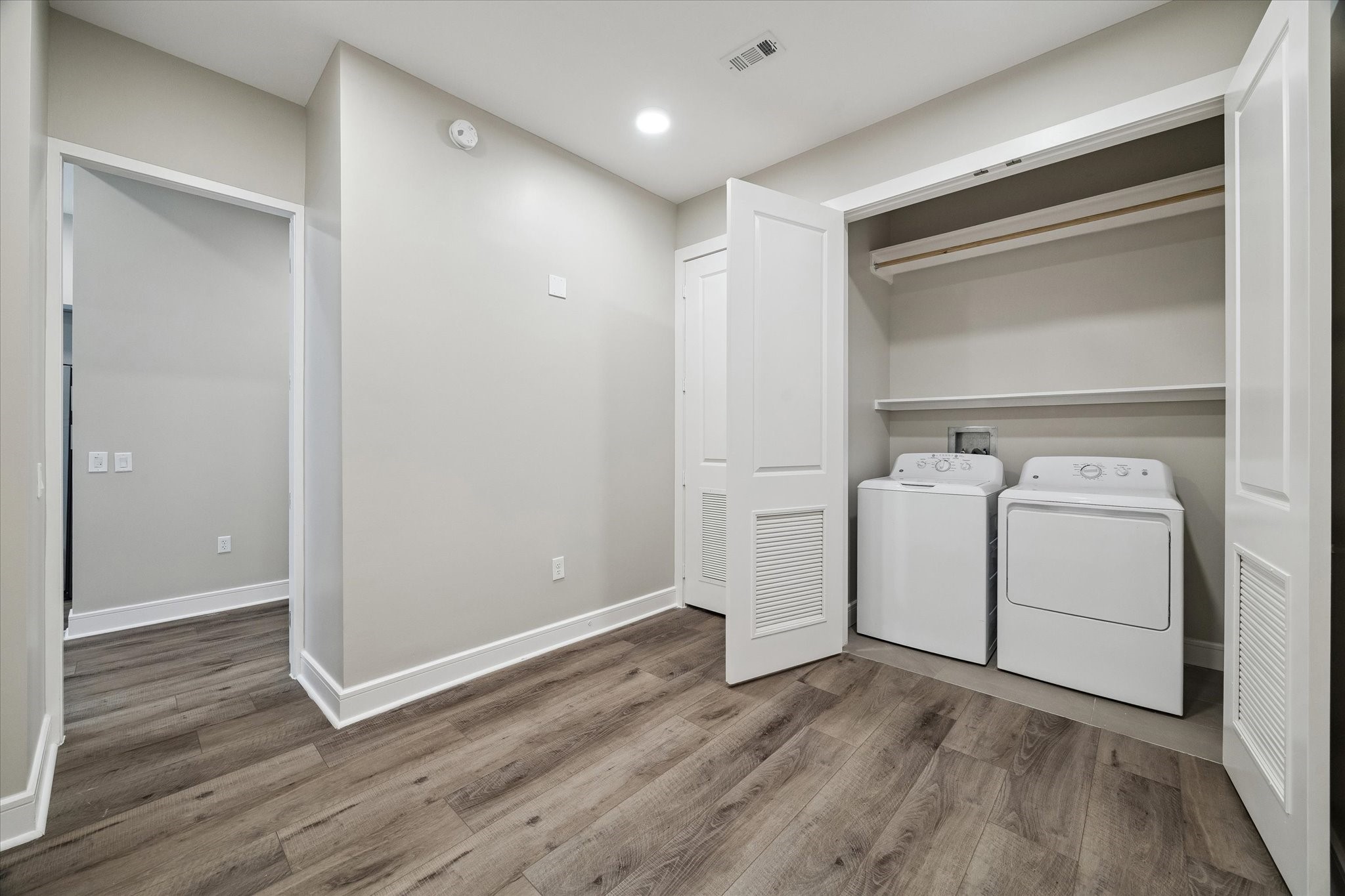 9757 Katy Freeway 2014 Property Photo 13