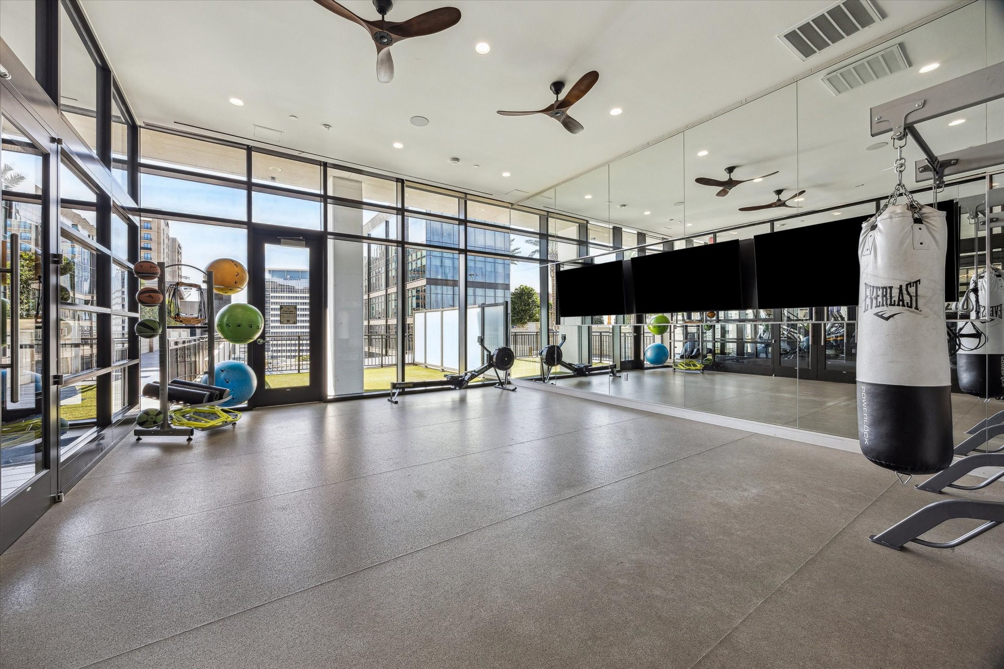 9757 Katy Freeway 2014 Property Photo 21