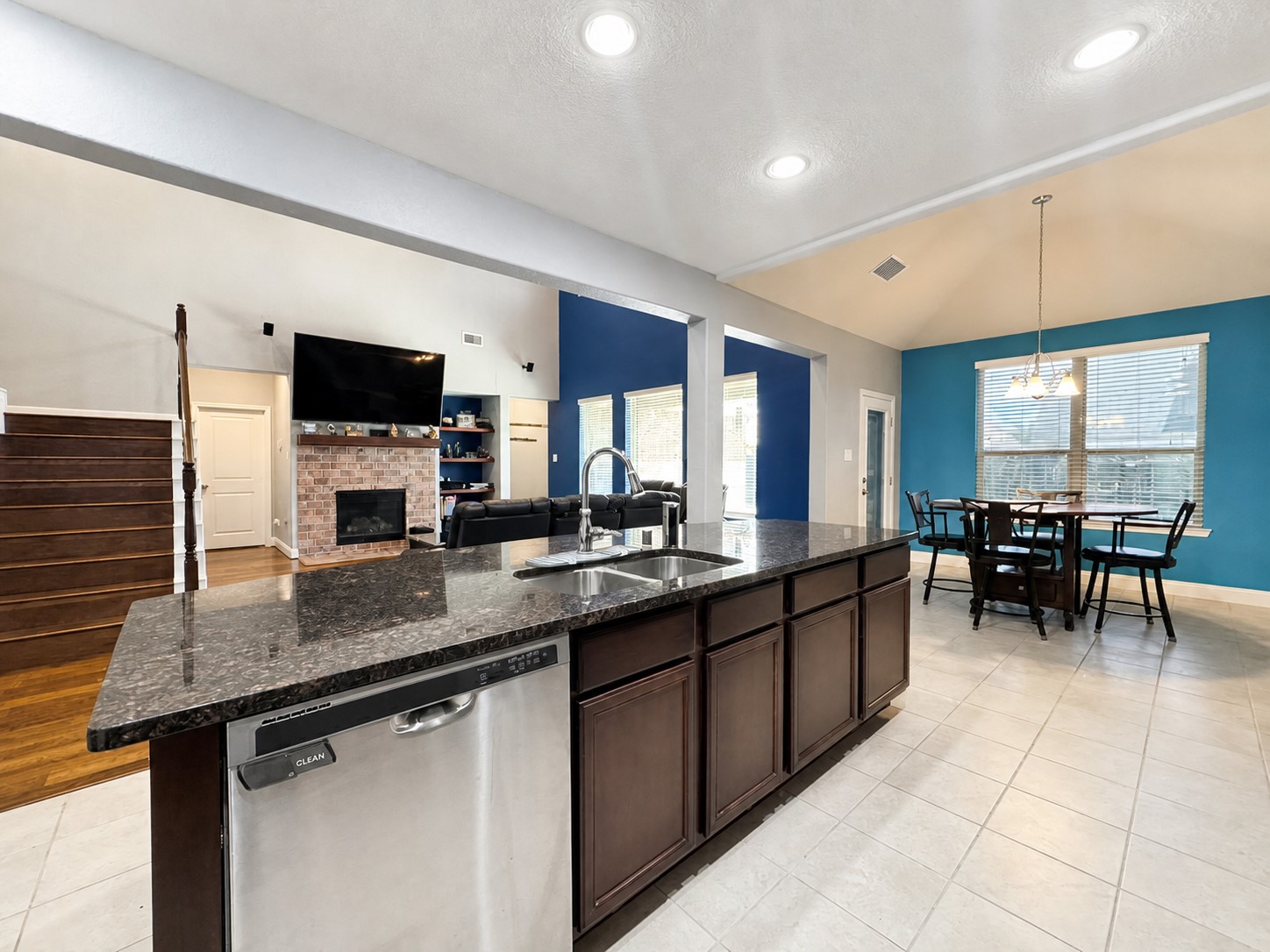 6210 Crested Wood Court Property Photo 15