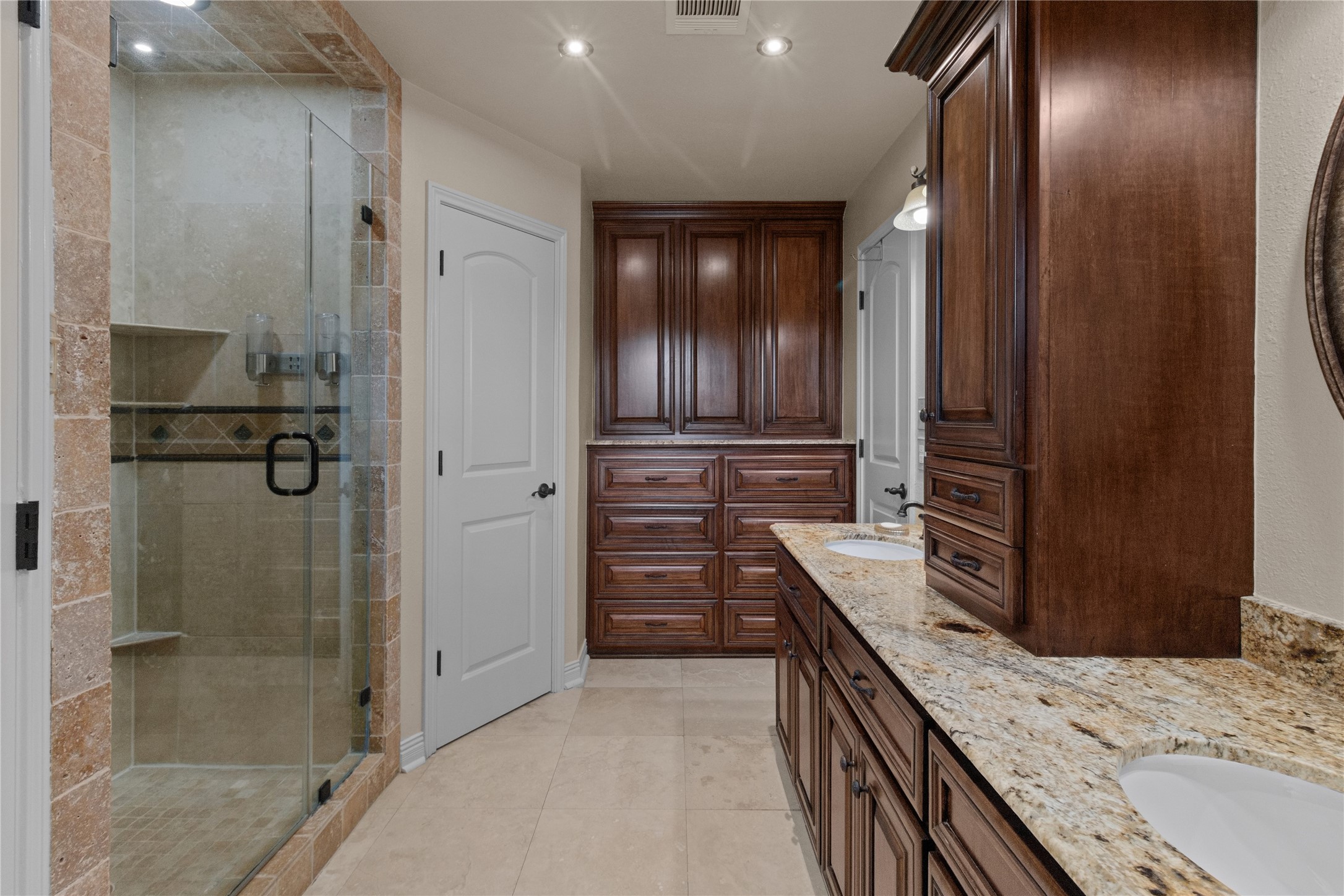 2118 Canterbury Court Property Photo 17