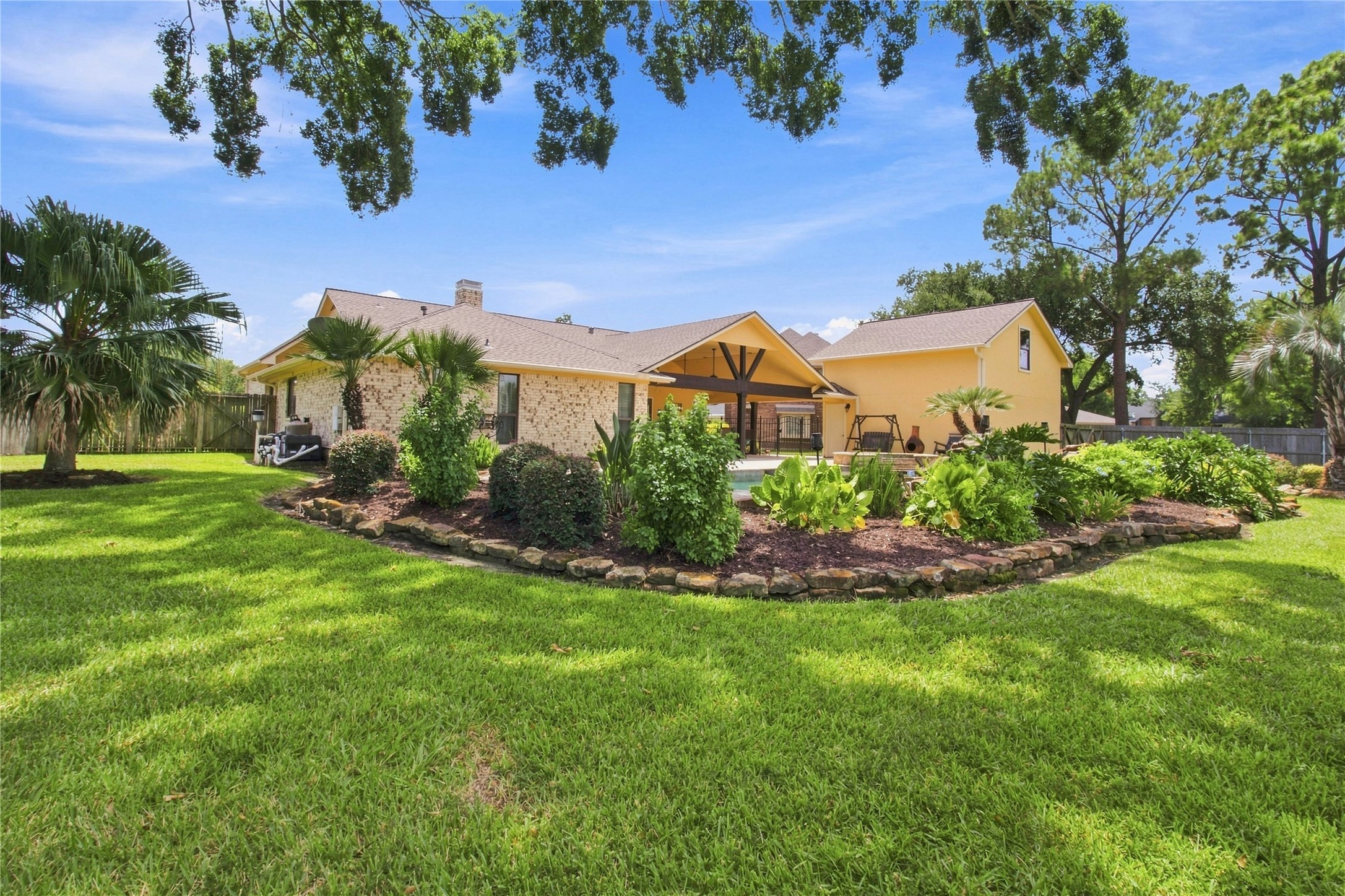 2118 Canterbury Court Property Photo 22