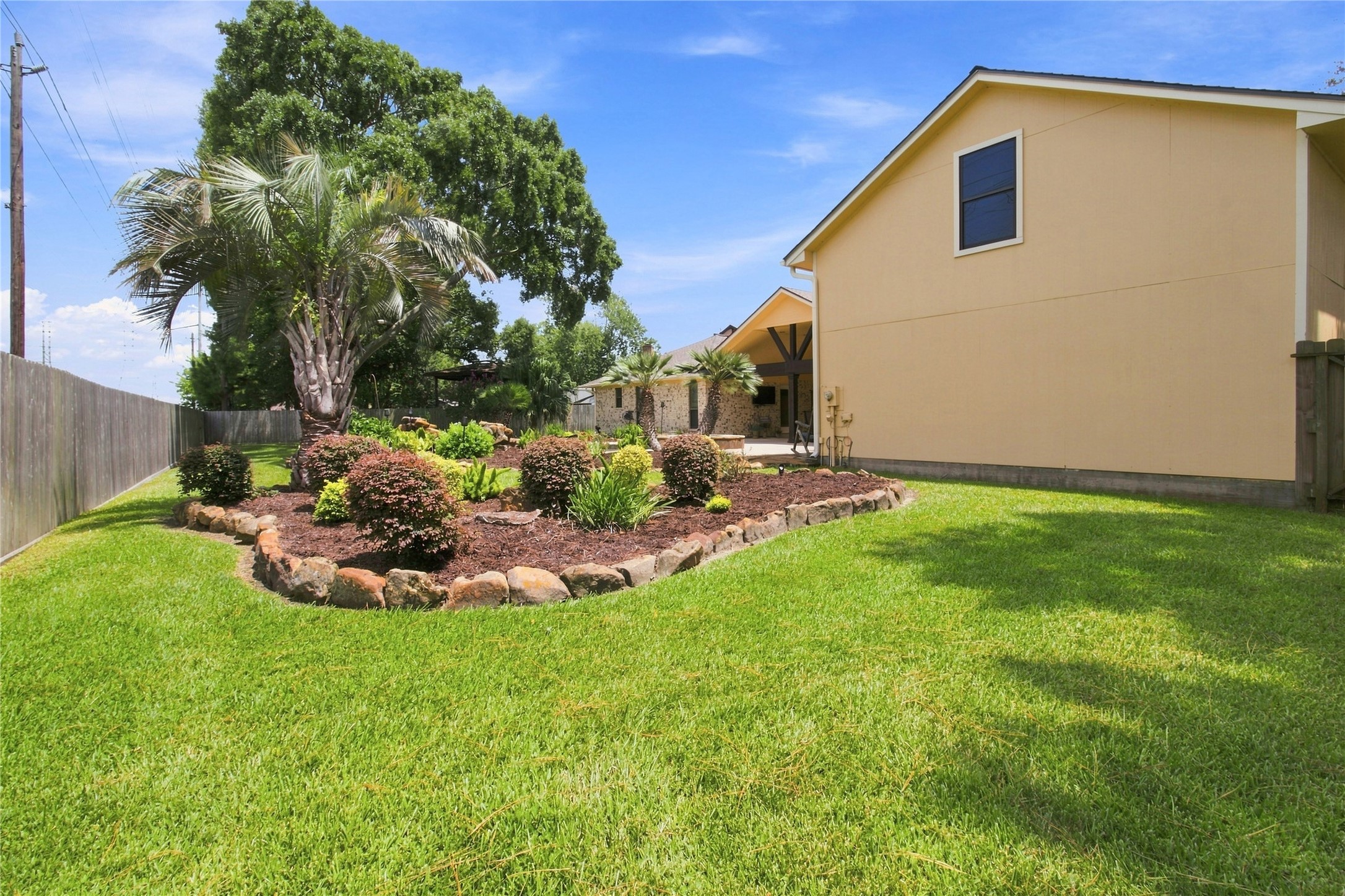 2118 Canterbury Court Property Photo 23