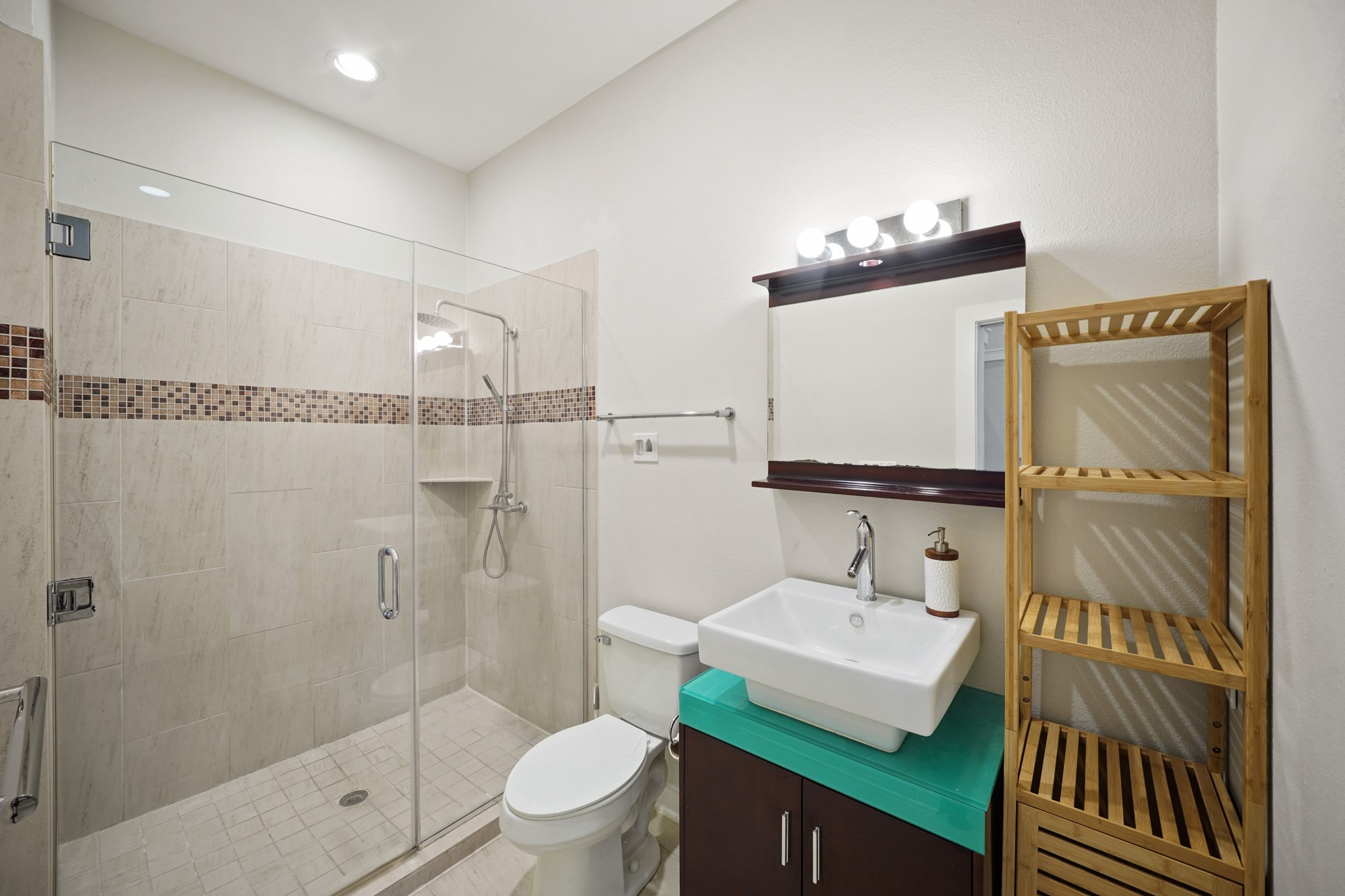806 Jackson Hill Street 302 Property Photo 21