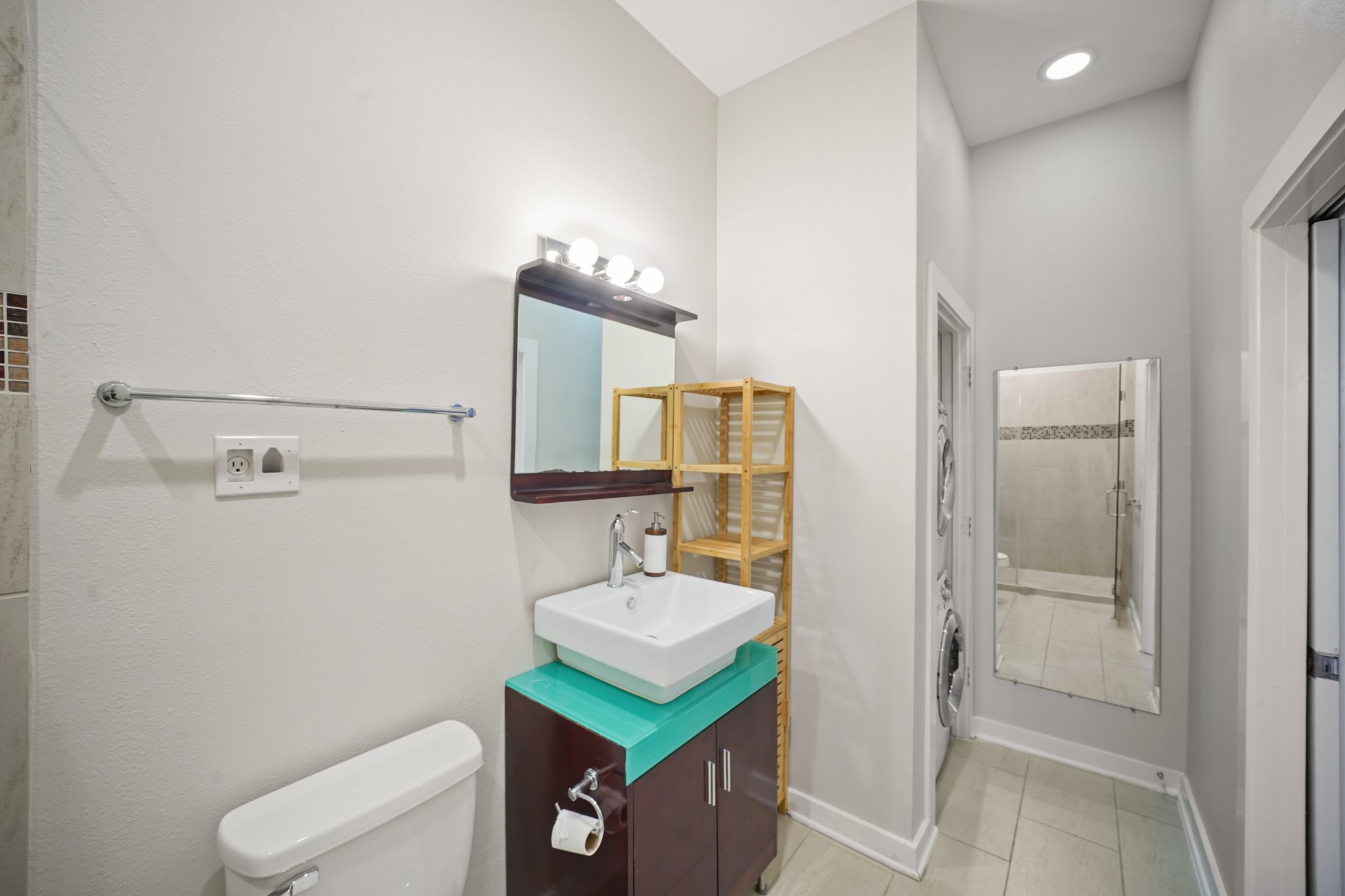 806 Jackson Hill Street 302 Property Photo 22