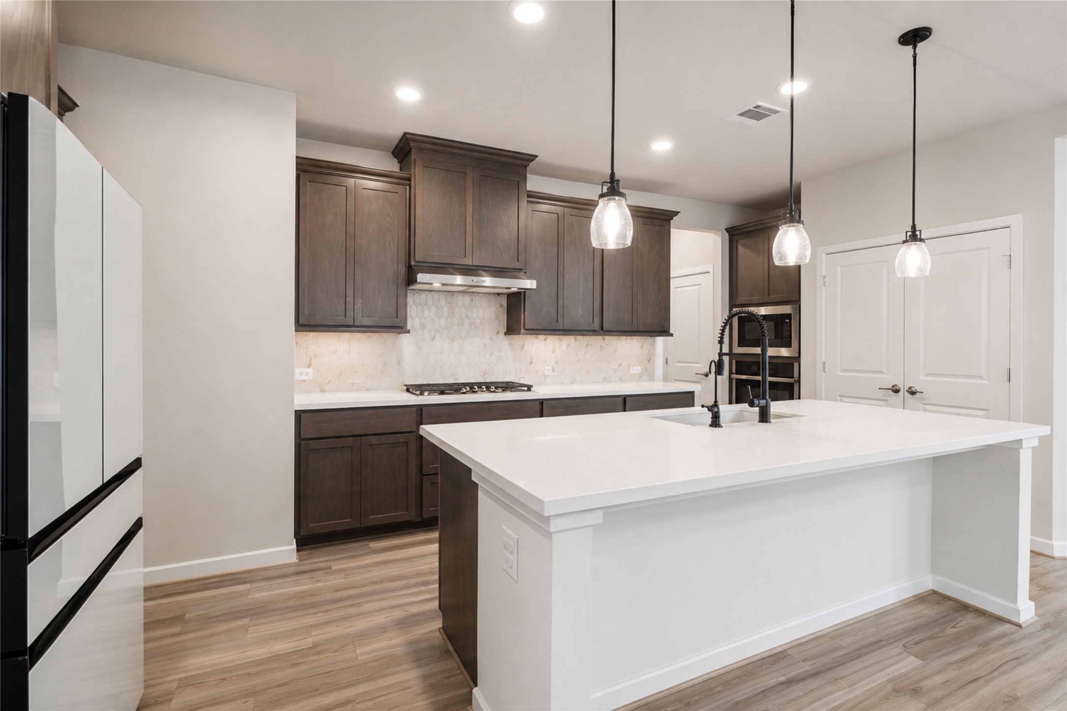 9219 Edgeberry Drive Property Photo 8
