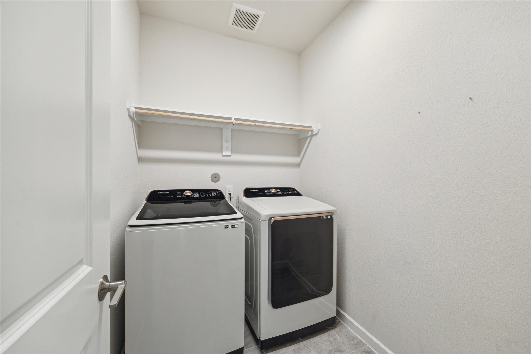 9219 Edgeberry Drive Property Photo 18