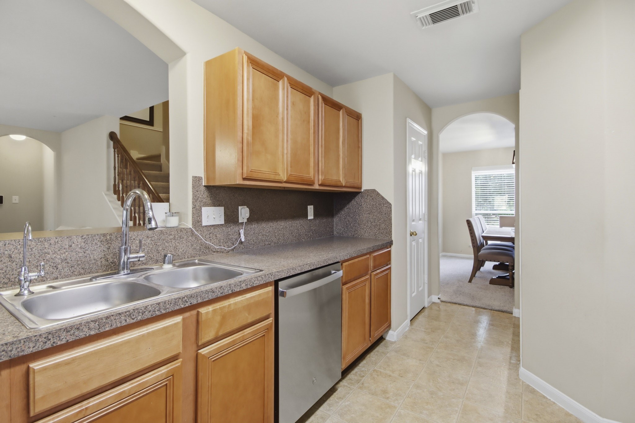 25450 Barmby Drive Property Photo 6