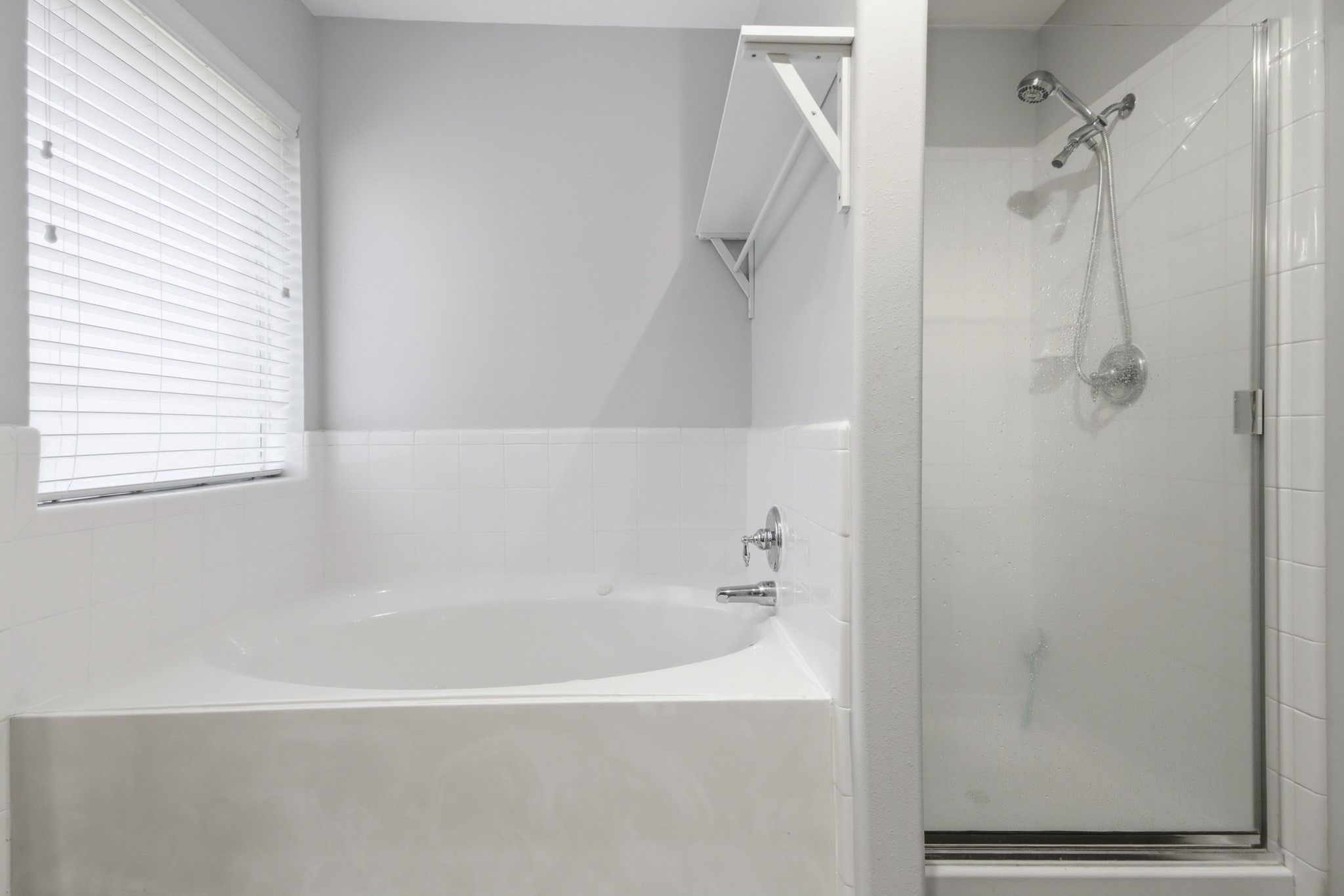 25450 Barmby Drive Property Photo 13