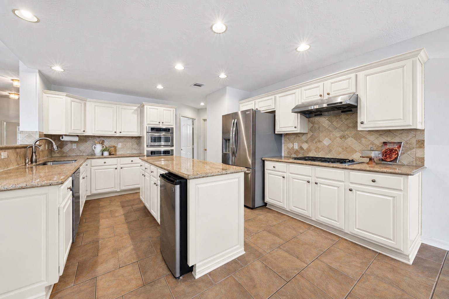 3316 Windfern Property Photo 8
