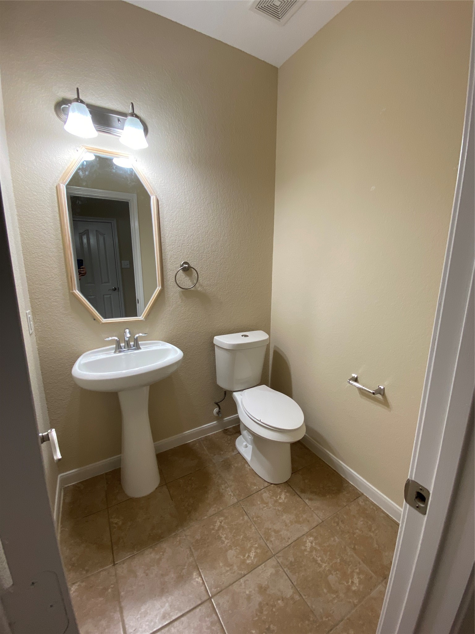 4903 Summer Ridge Drive Property Photo 11